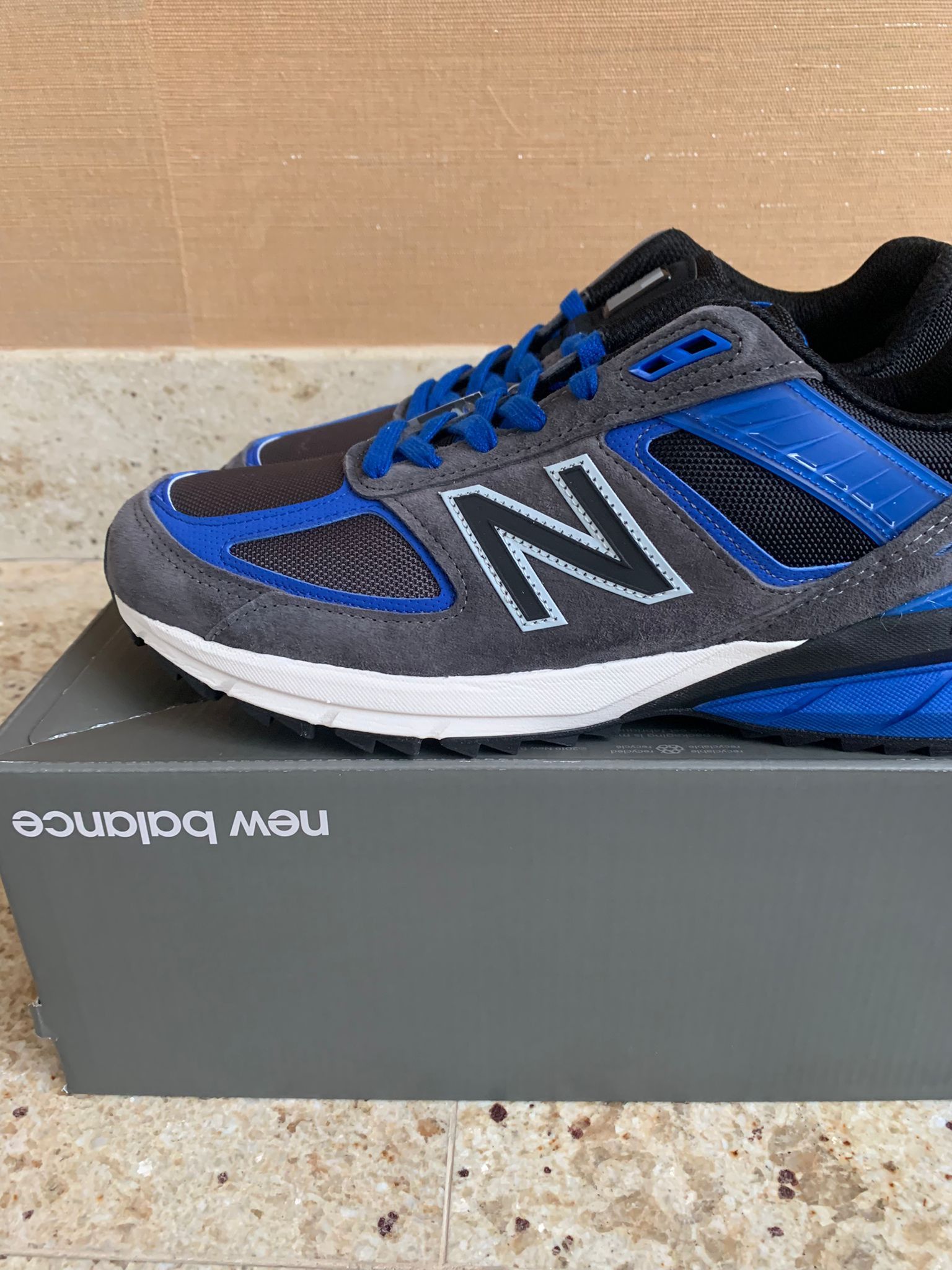 New Balance 990 v5 Size US 9.5 / EU 42-43 - 1 Thumbnail