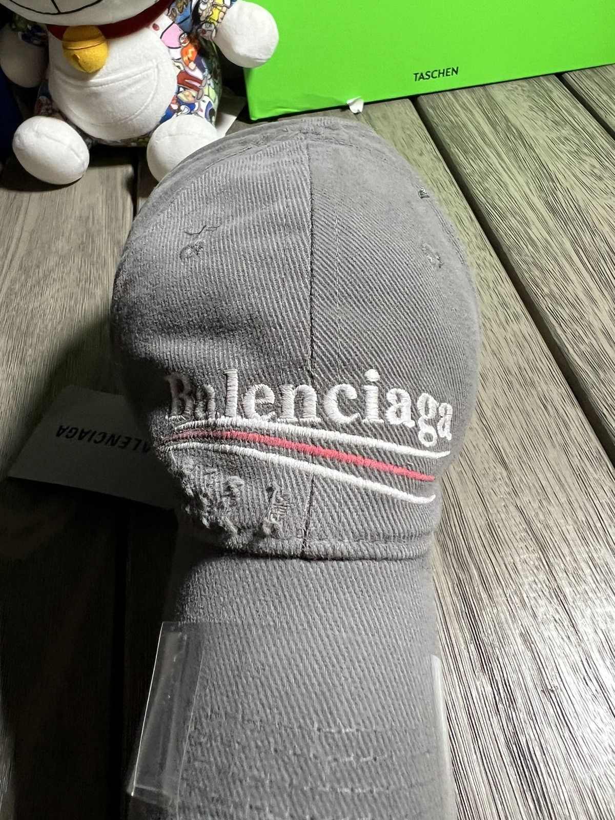 Balenciaga Balenciaga Campaign Distressed Curved Hat Size ONE SIZE - 2 Thumbnail