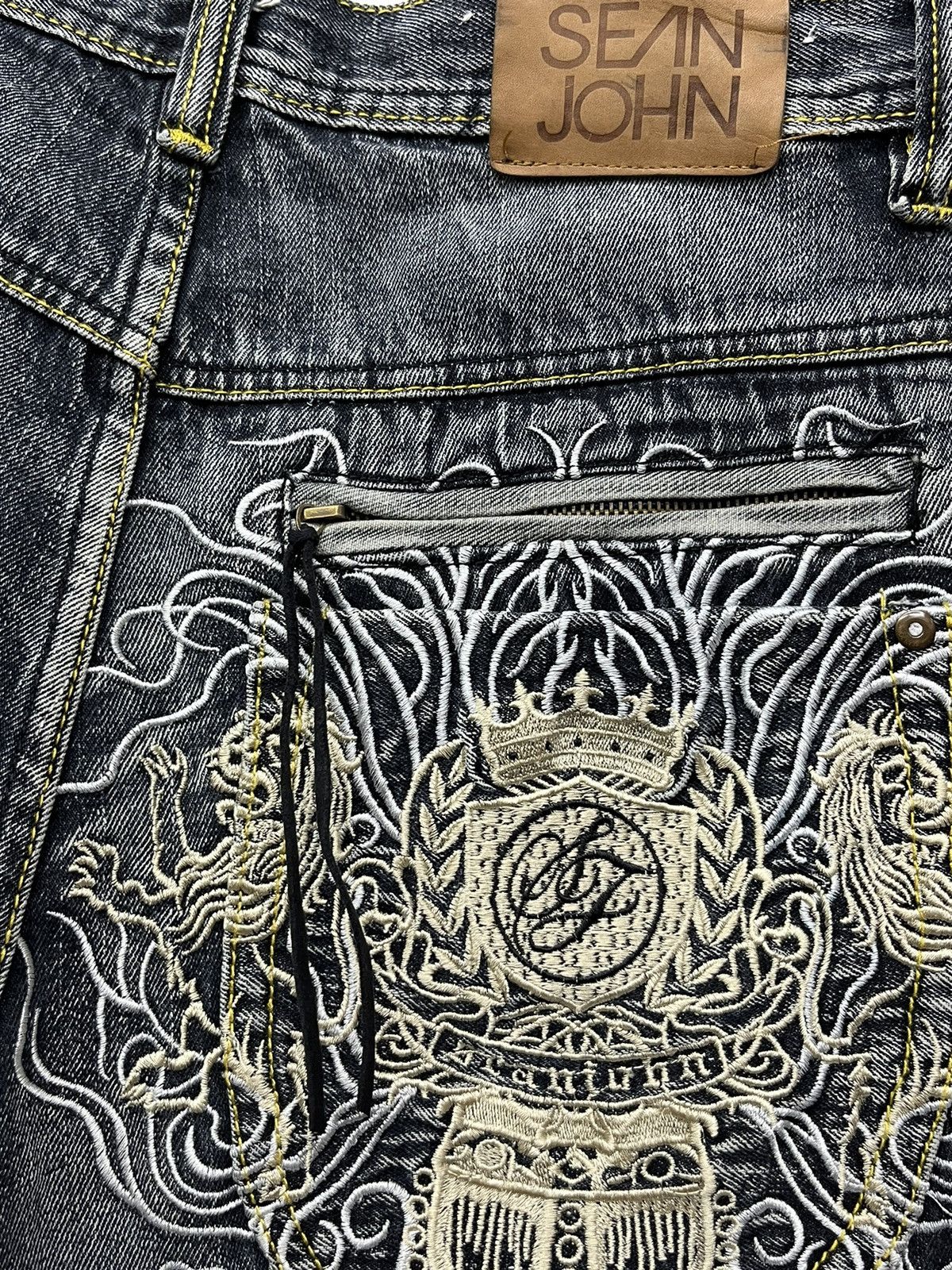 Sean John 90’s SEAN JOHN Tribal Embroidered Off Black Loose Fit Denim Size US 34 / EU 50 - 3 Thumbnail
