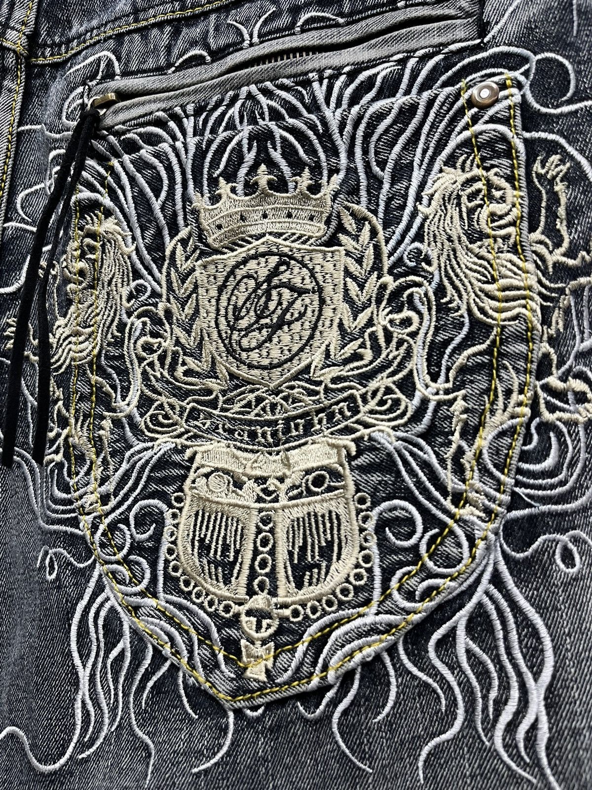 Sean John 90’s SEAN JOHN Tribal Embroidered Off Black Loose Fit Denim Size US 34 / EU 50 - 4 Thumbnail