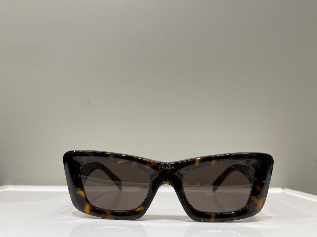 Prada × Vintage NEW Prada Sunglasses Rectangular Kardashain Size ONE SIZE - 2 Thumbnail