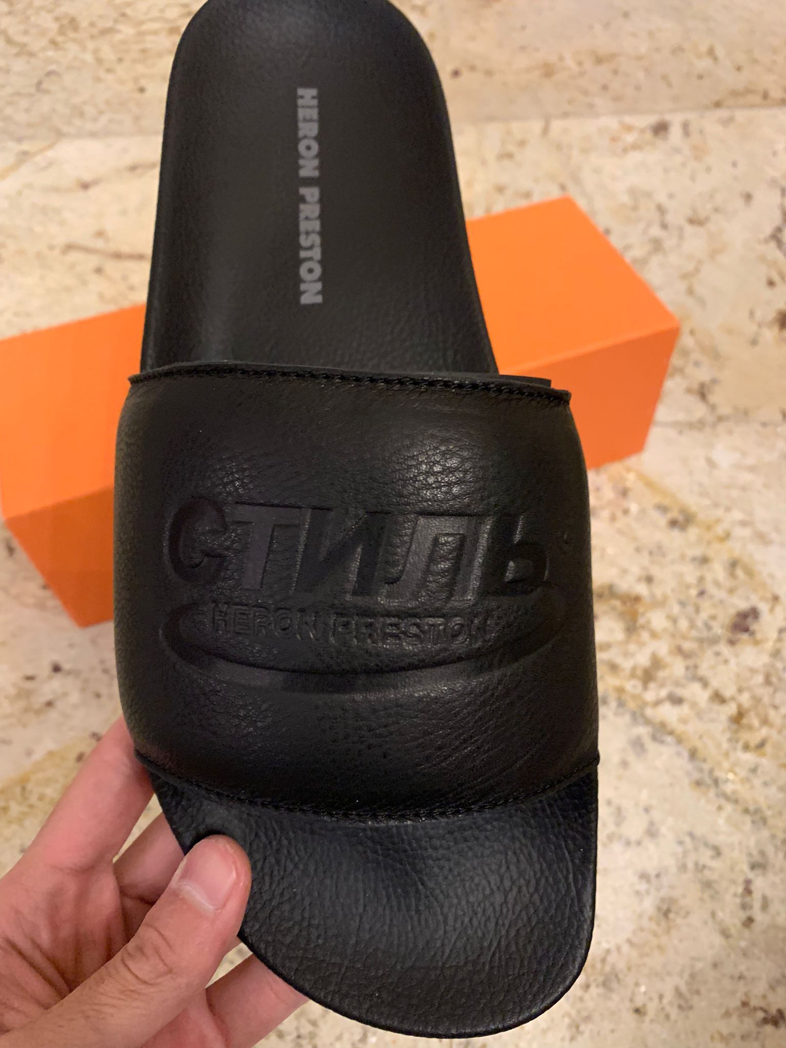 Heron Preston Logo Slider in Black Size US 12 / EU 45 - 8 Thumbnail