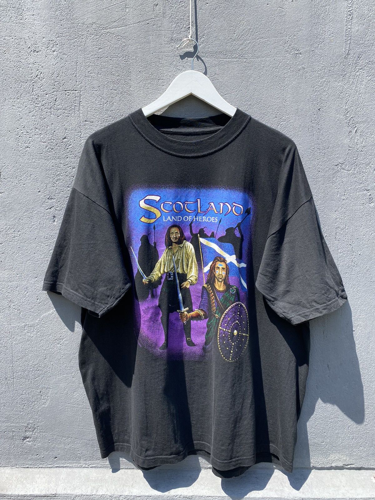 Band Tees Vintage 90s Scotland Heroes Braveheart Hewlin T Shirt Size US XL / EU 56 / 4 - 1 Thumbnail