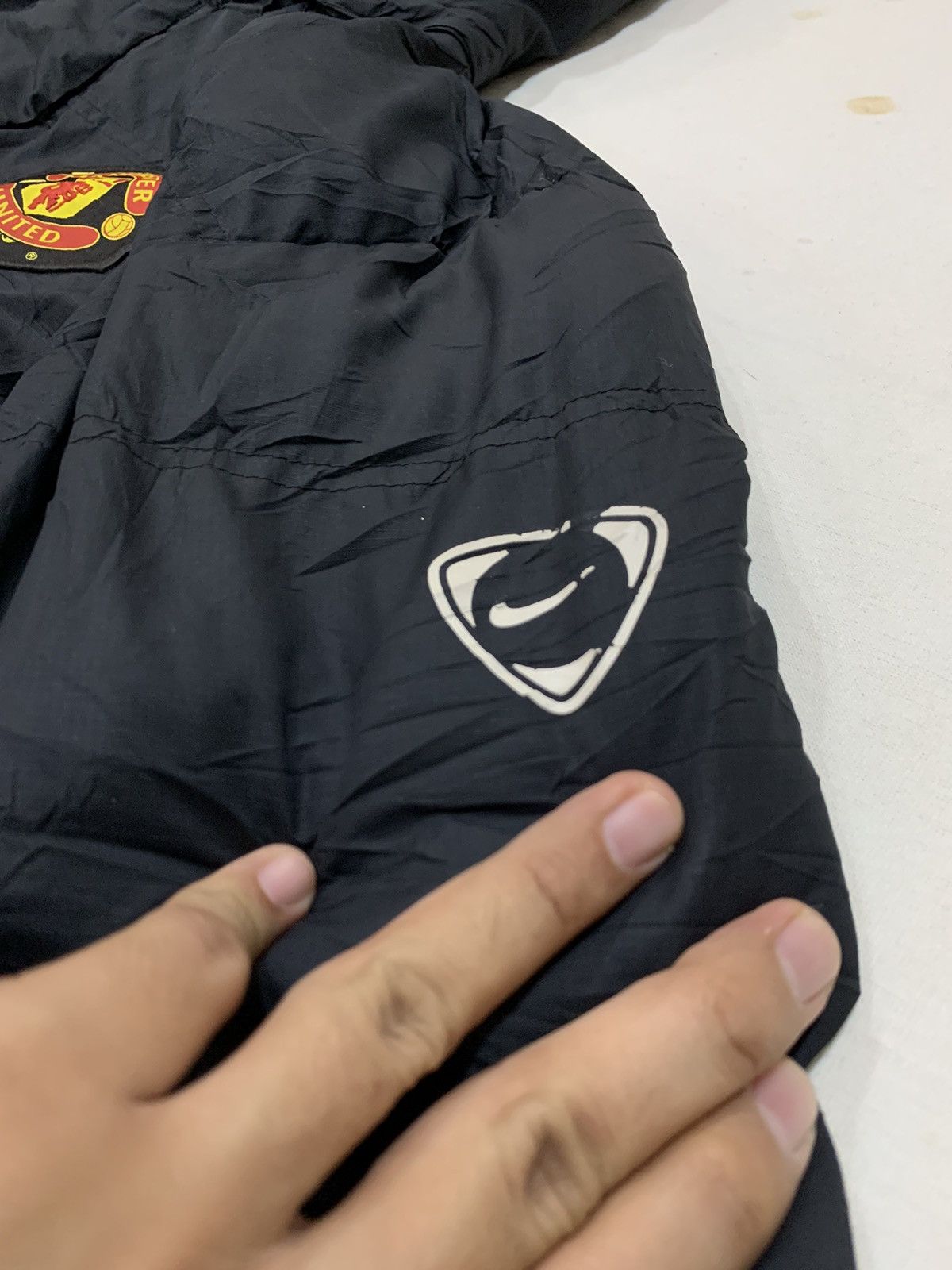 Nike 06/07 NIKE MANCHESTER UNITED FOOTBALL TRAINING PUFFER Size US L / EU 52-54 / 3 - 8 Thumbnail