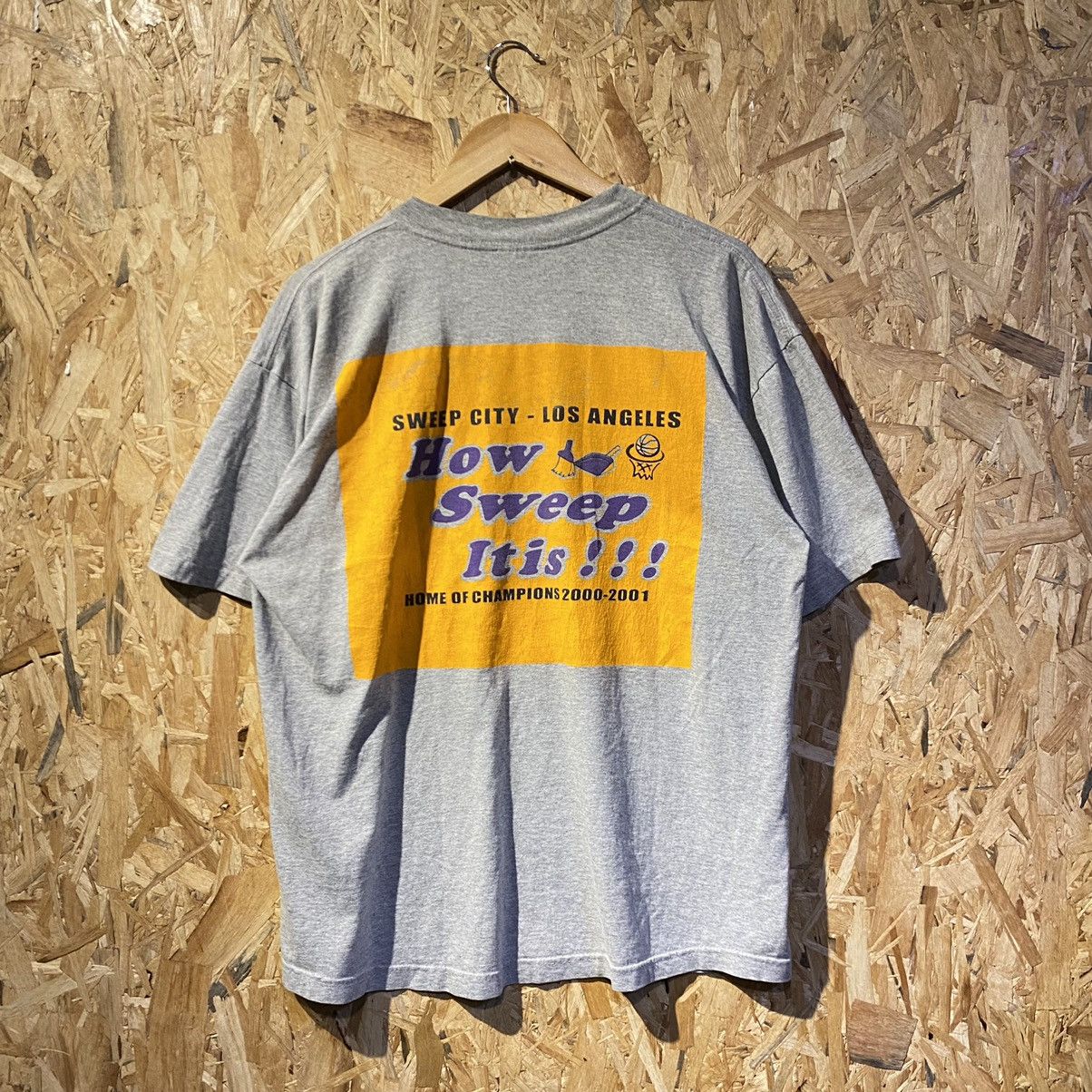 NBA × Vintage VINTAGE 2001‼️LA Lakers World Champions Los Angeles T-Shirt Size US XL / EU 56 / 4 - 2 Thumbnail