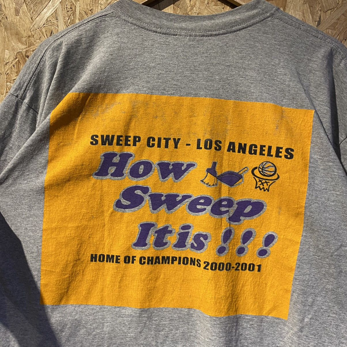 NBA × Vintage VINTAGE 2001‼️LA Lakers World Champions Los Angeles T-Shirt Size US XL / EU 56 / 4 - 4 Thumbnail