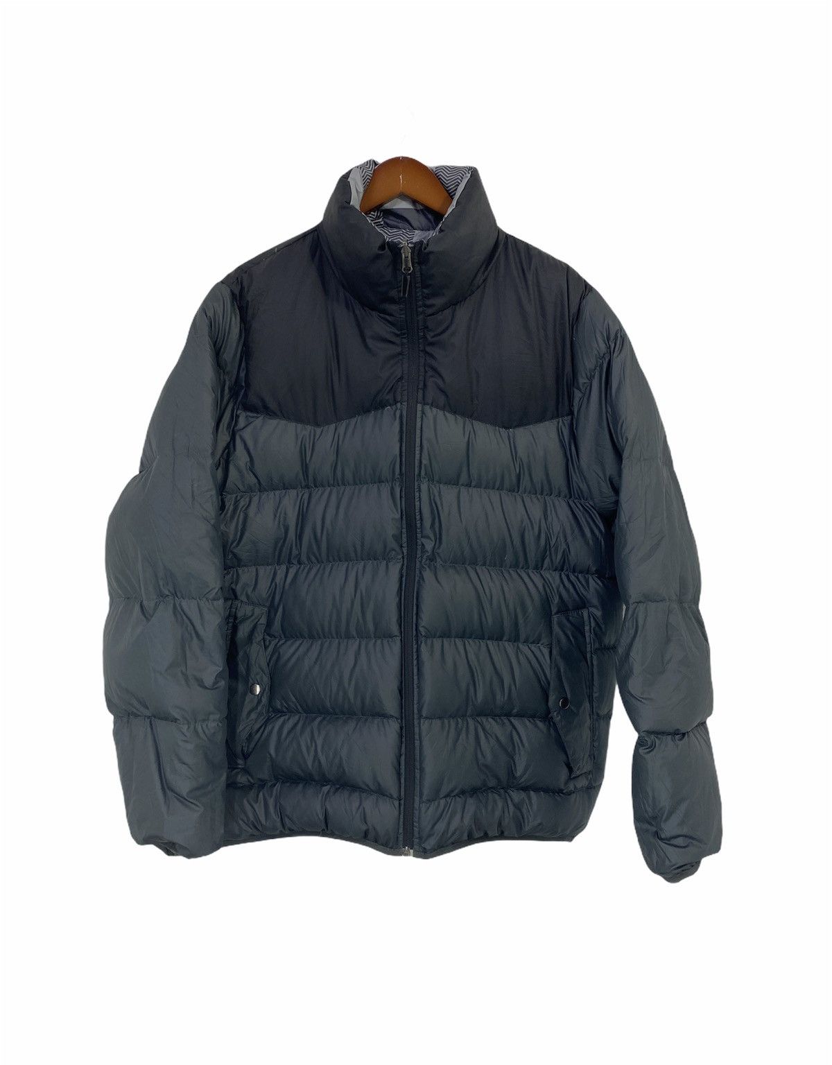 Nike Puffer Jacket Riversible Design Two Tone Color