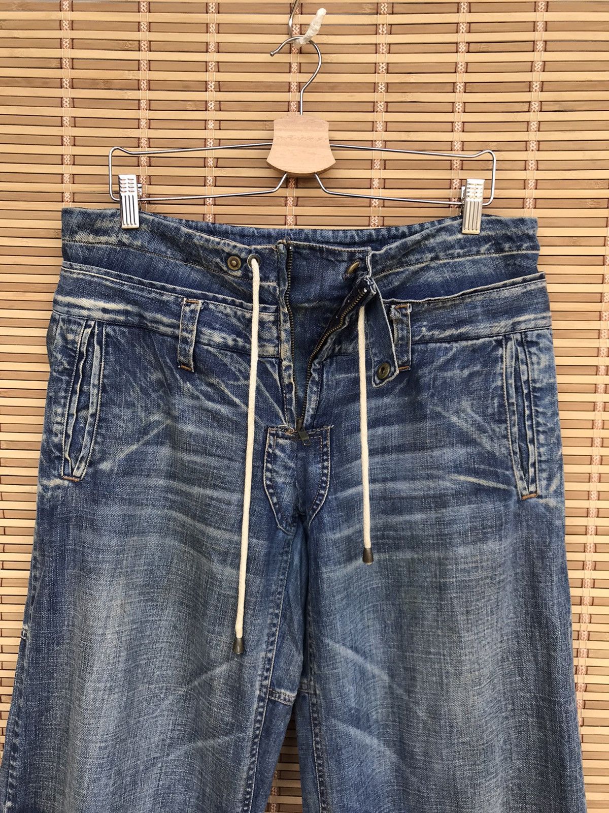 Andrew Mackenzie VINTAGE Andrew Mackenzie Distressed denim double waist strap Size US 35 - 5 Thumbnail