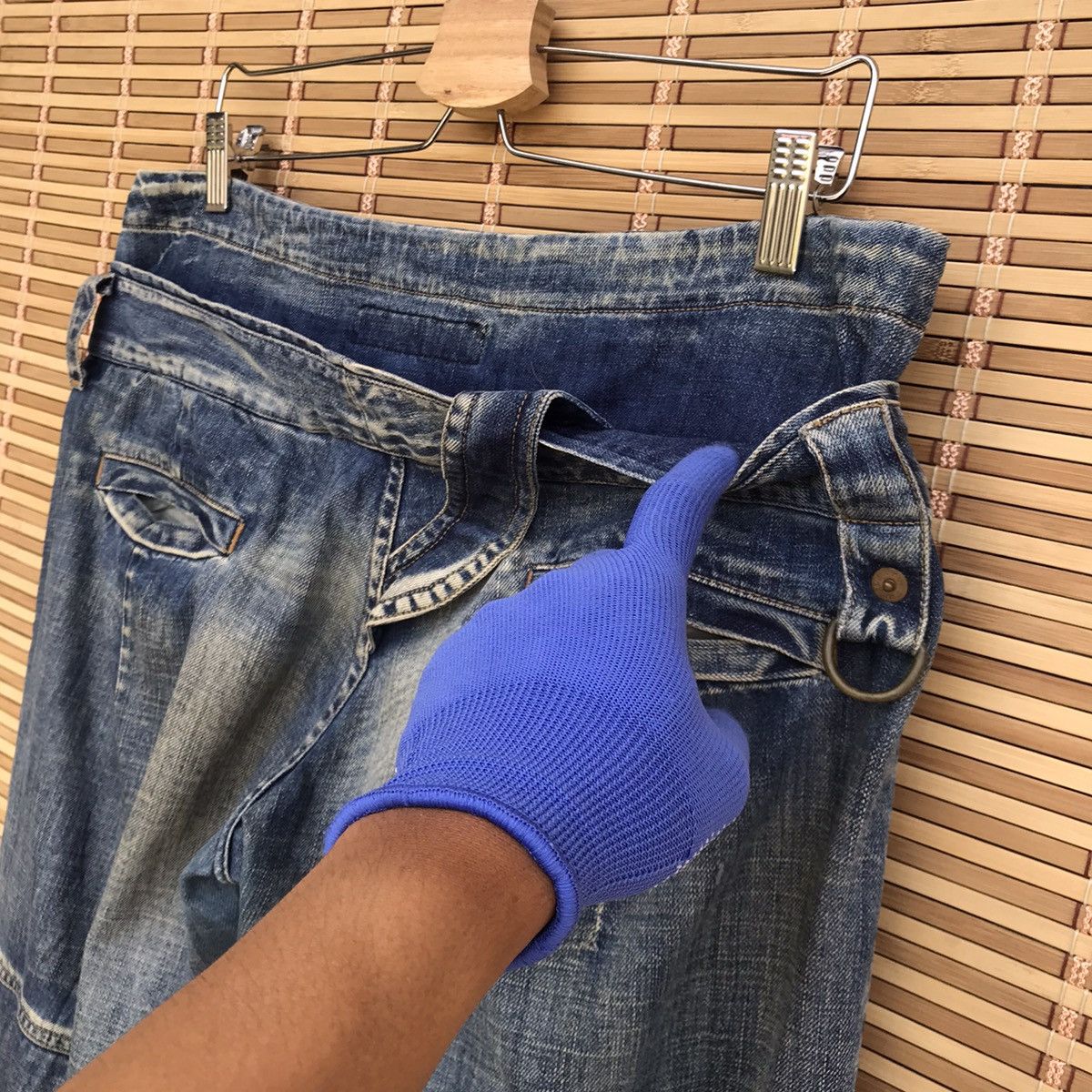 Andrew Mackenzie VINTAGE Andrew Mackenzie Distressed denim double waist strap Size US 35 - 13 Thumbnail