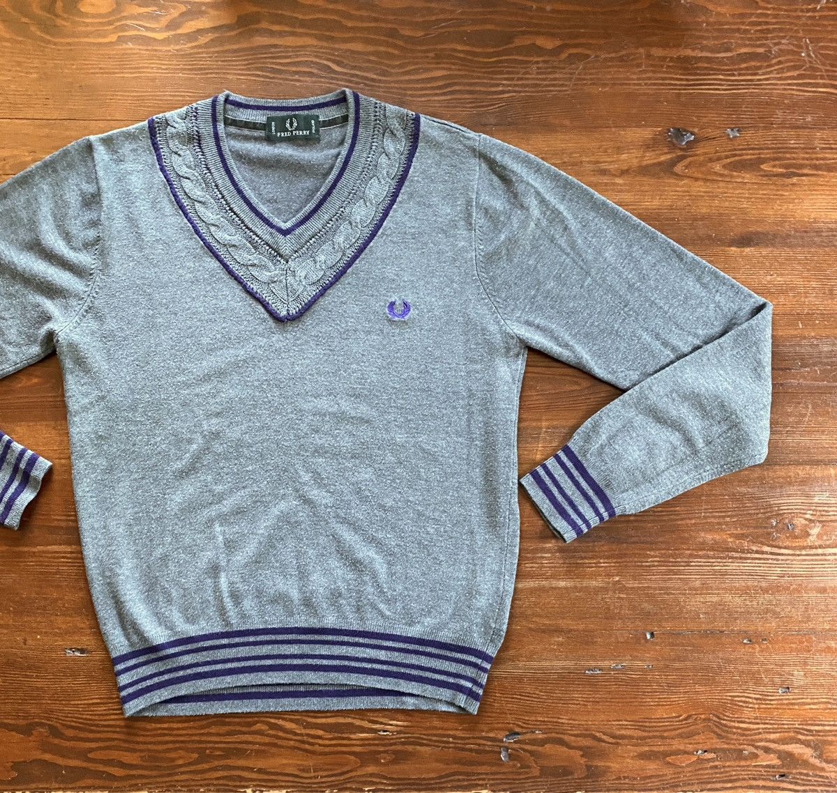 Fred Perry Vintage 90’s Fred Perry V-Neck Cable Knit Collar Sweater Size US M / EU 48-50 / 2 - 1 Thumbnail