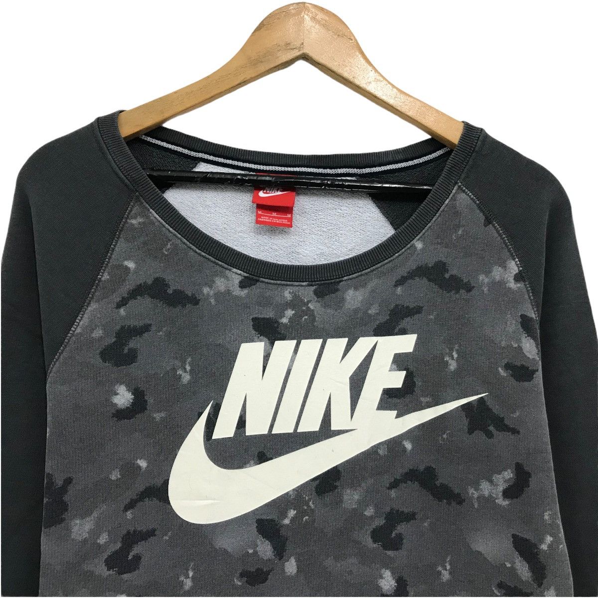 Nike × Vintage Vintage Nike Sweatshirt Nike Swoosh Jumper Nike Pullover Size US M / EU 48-50 / 2 - 3 Thumbnail