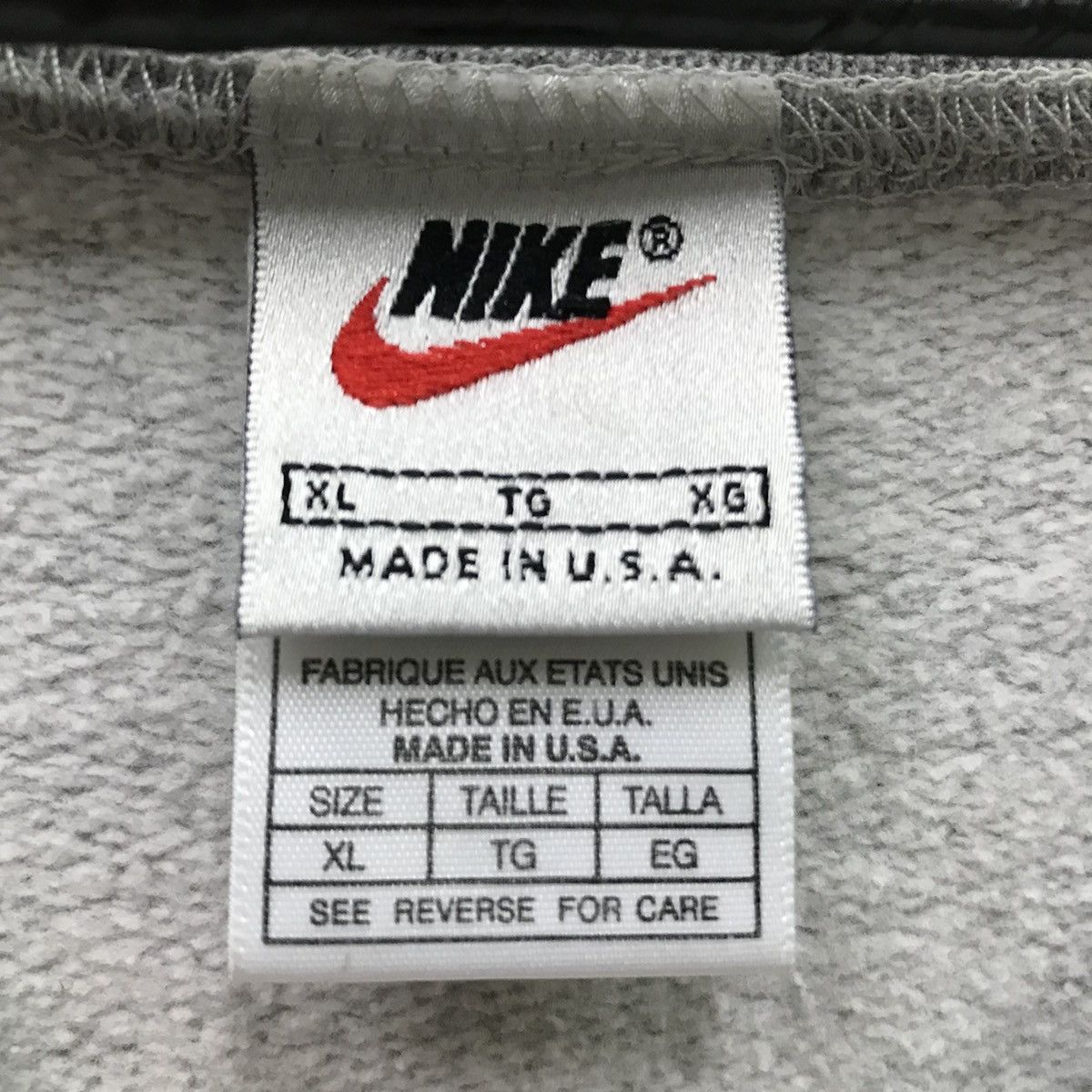 Nike × Vintage Vintage Nike Small Logo Swoosh Sweatshirt Size US L / EU 52-54 / 3 - 7 Thumbnail