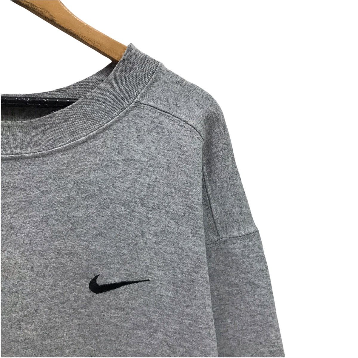 Nike × Vintage Vintage Nike Small Logo Swoosh Sweatshirt Size US L / EU 52-54 / 3 - 3 Thumbnail