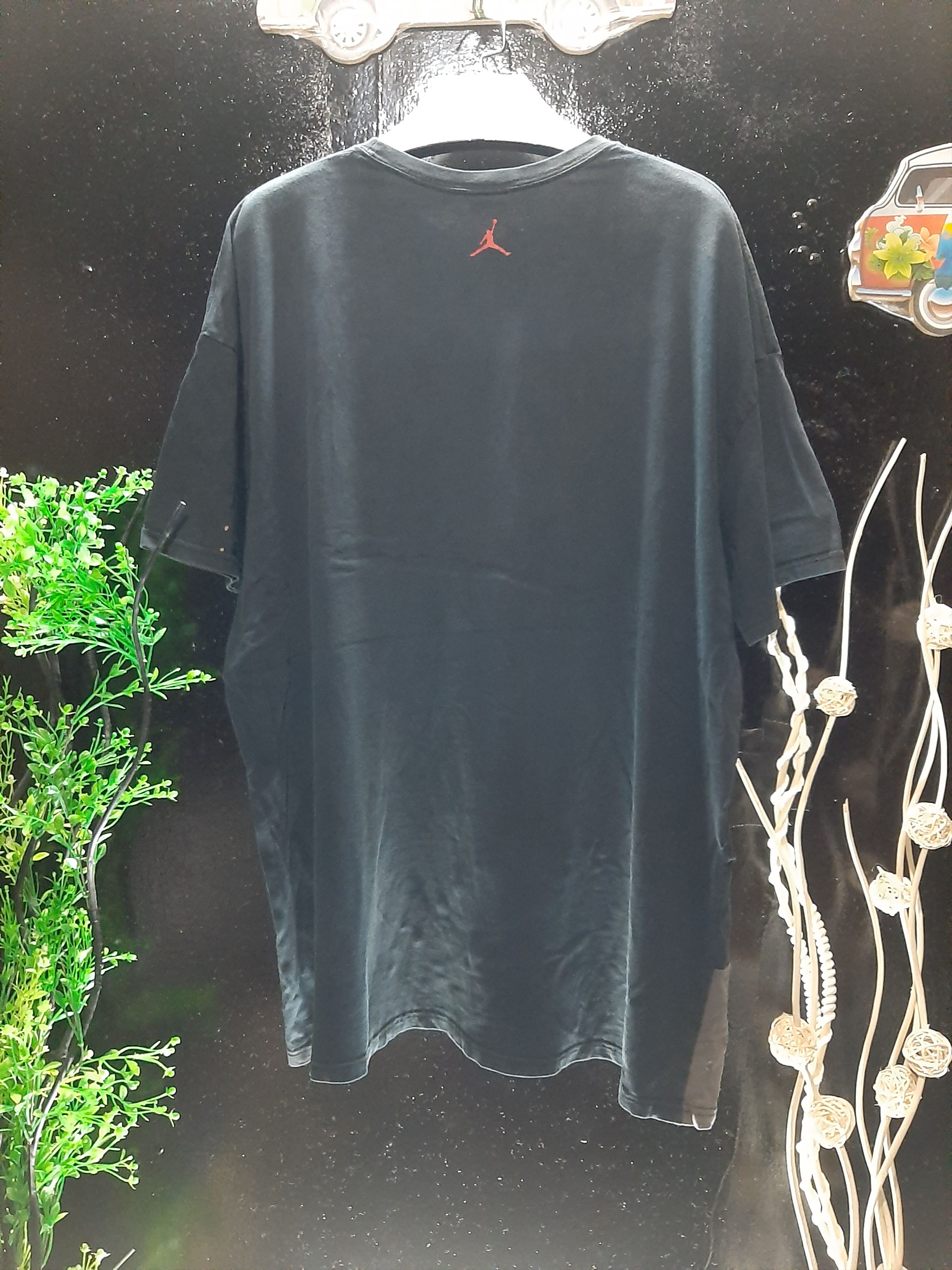 Jordan Brand × Nike × Vintage VINTAGE AIR JORDANS DISTRESSED SUN FADED TEE Size US XXL / EU 58 / 5 - 3 Thumbnail