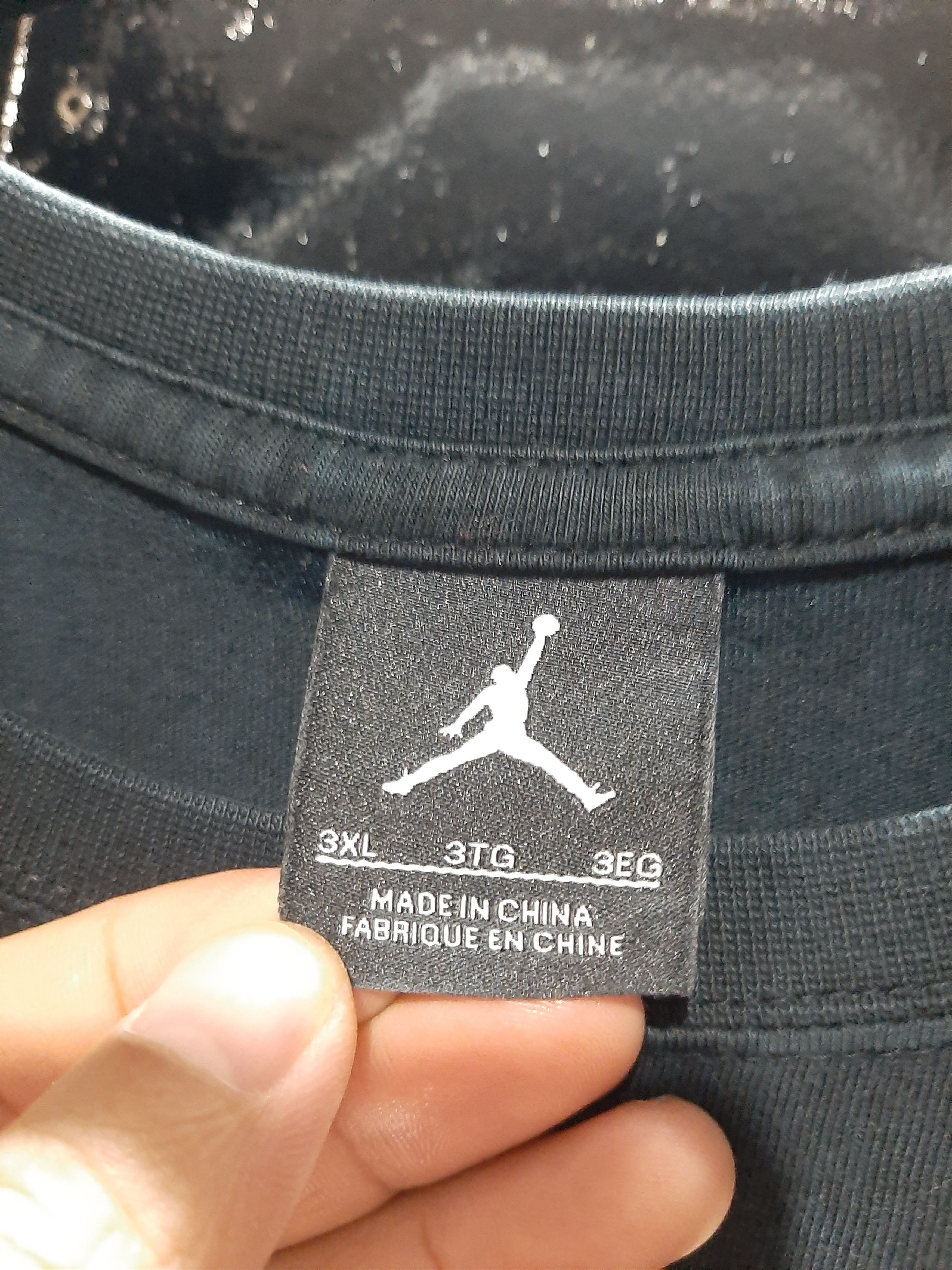 Jordan Brand × Nike × Vintage VINTAGE AIR JORDANS DISTRESSED SUN FADED TEE Size US XXL / EU 58 / 5 - 2 Thumbnail
