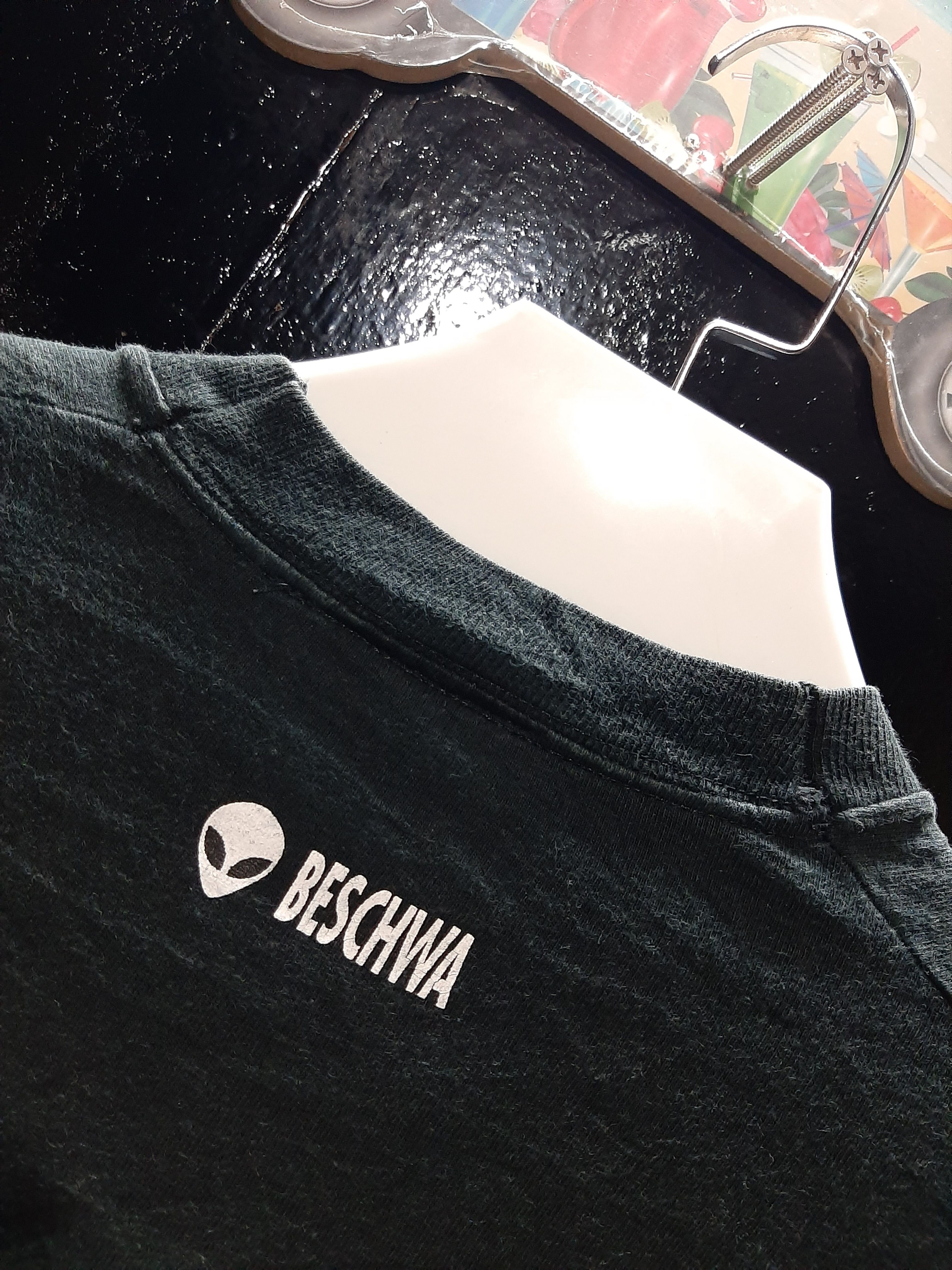 Vintage VINTAGE 90s BESCHWA ALIEN SKATEBOARDS TEE Size US L / EU 52-54 / 3 - 7 Thumbnail
