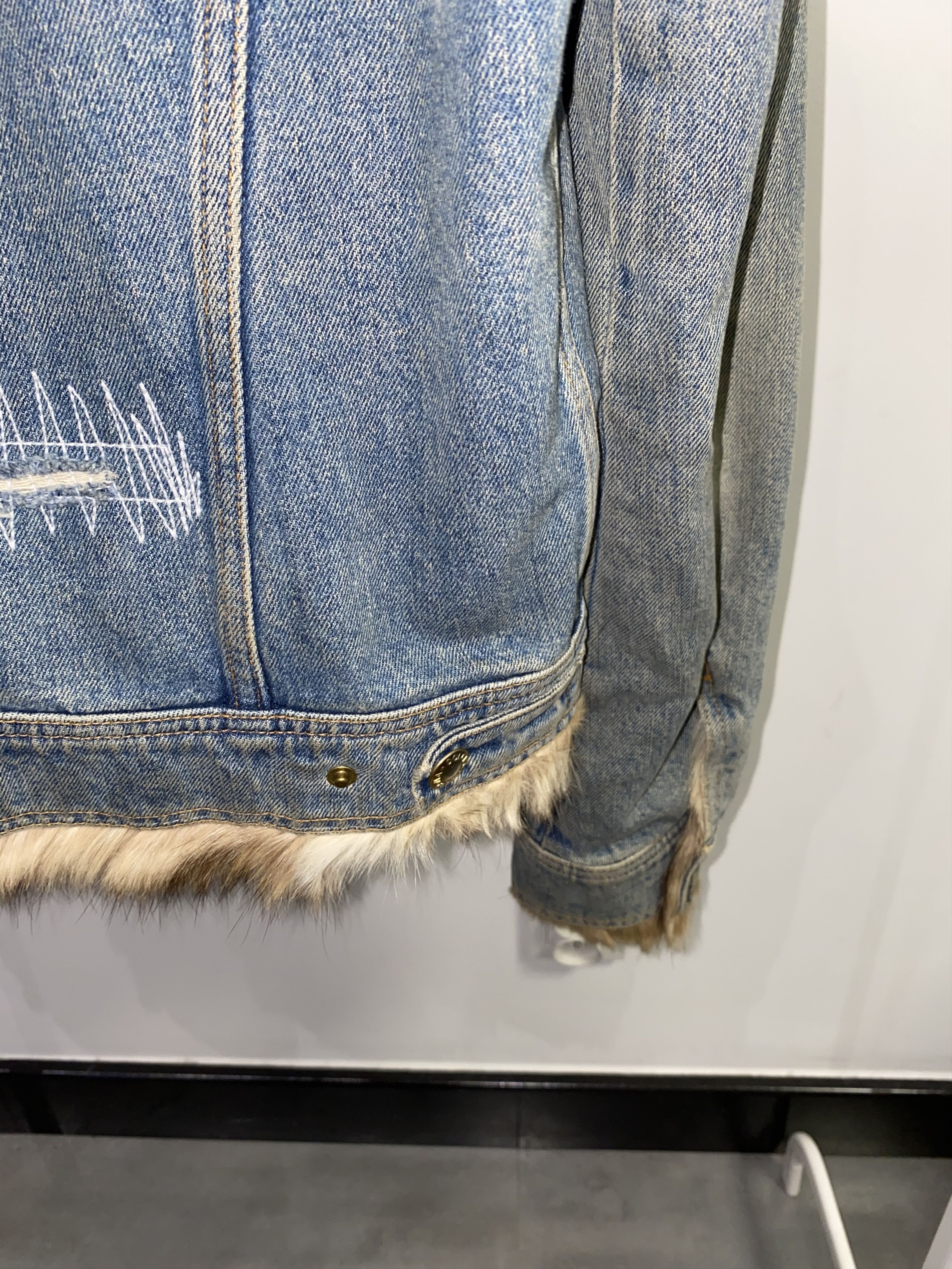 Dolce & Gabbana Dolce & Gabbana Distressed Viscacha Fur Denim Jacket Size US L / EU 52-54 / 3 - 6 Thumbnail
