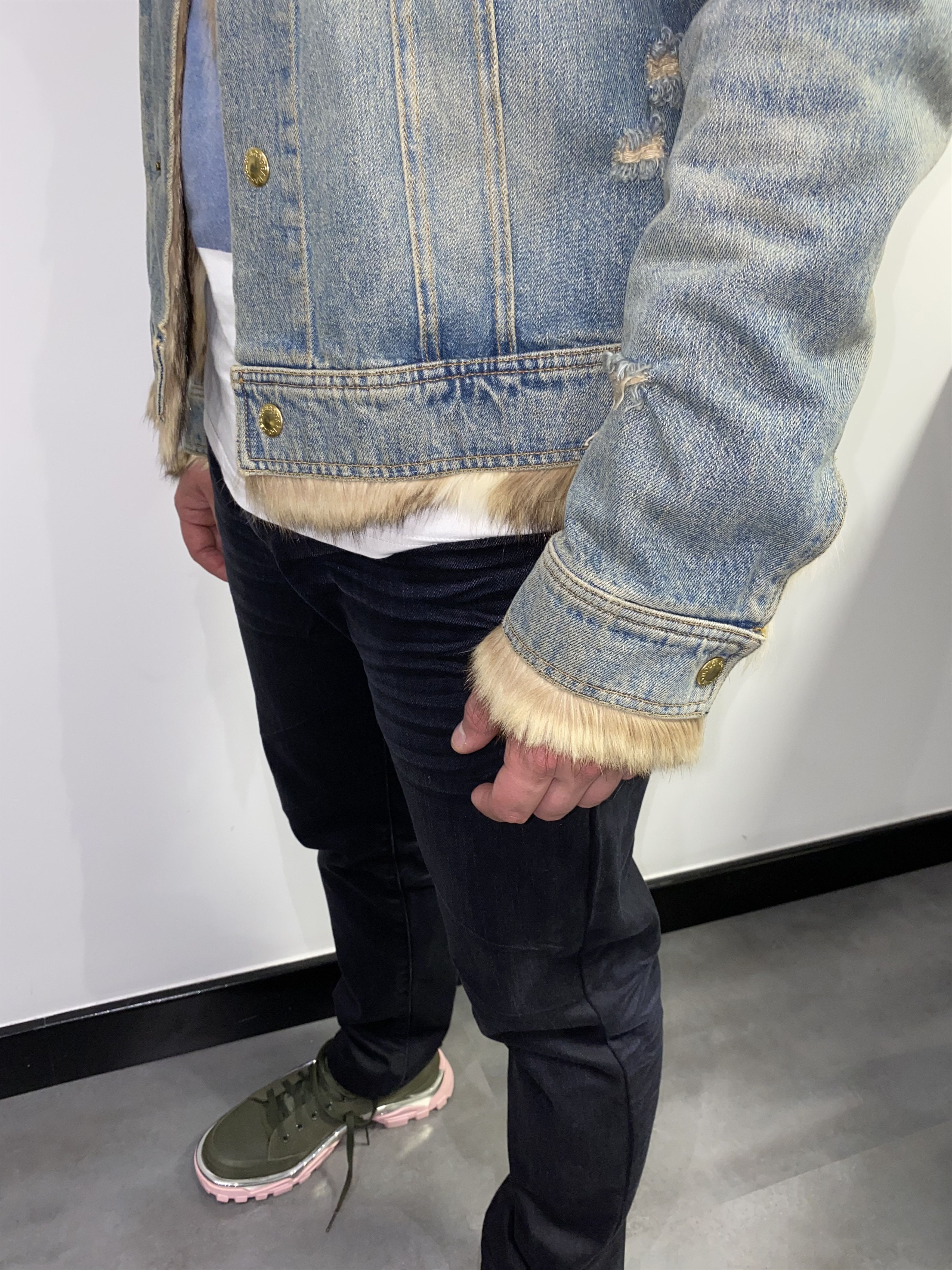 Dolce & Gabbana Dolce & Gabbana Distressed Viscacha Fur Denim Jacket Size US L / EU 52-54 / 3 - 9 Thumbnail