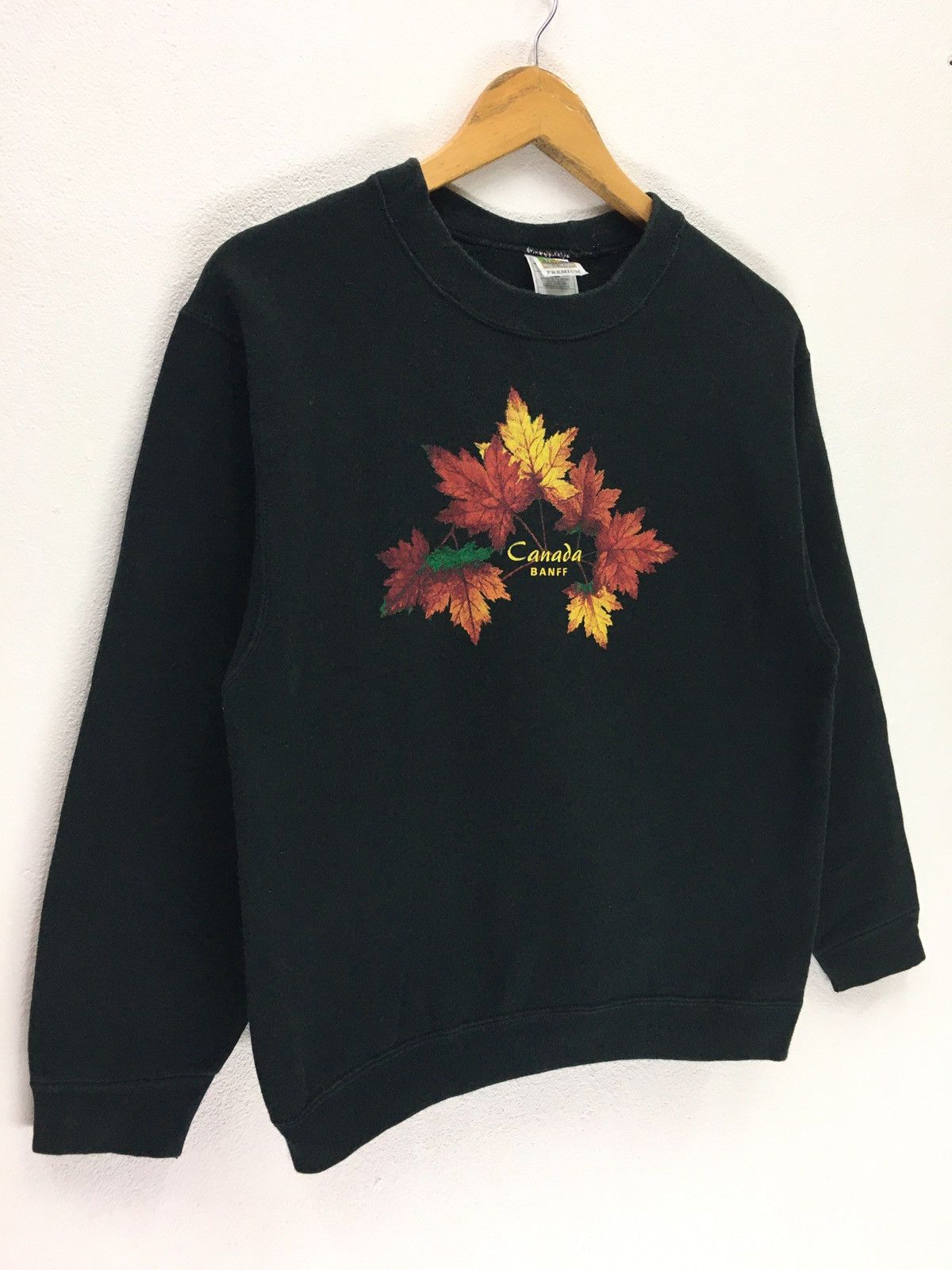 Fruit Of The Loom × Vintage Vintage 90s Banff Canada Big Logo Sweatshirt Size US S / EU 44-46 / 1 - 5 Thumbnail