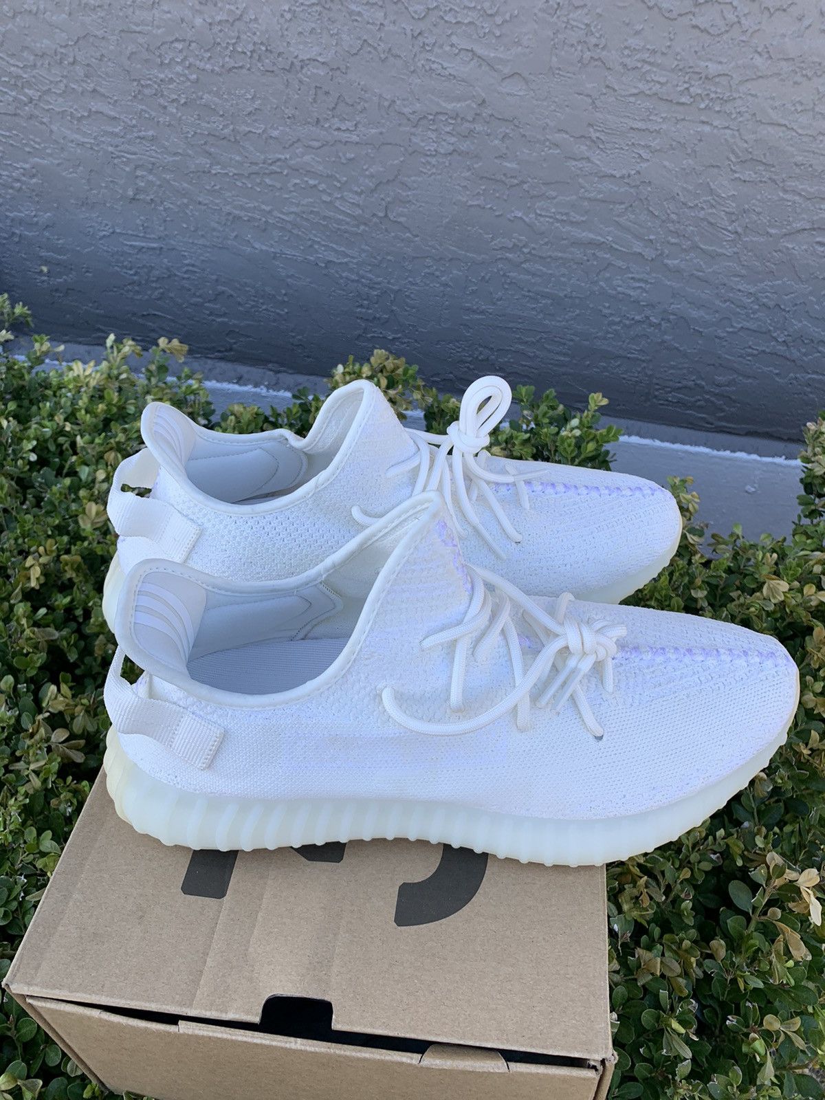 Adidas × Kanye West Yeezy Boost 350 V2 Triple White nwb (DS) Size US 13 / EU 46 - 3 Thumbnail