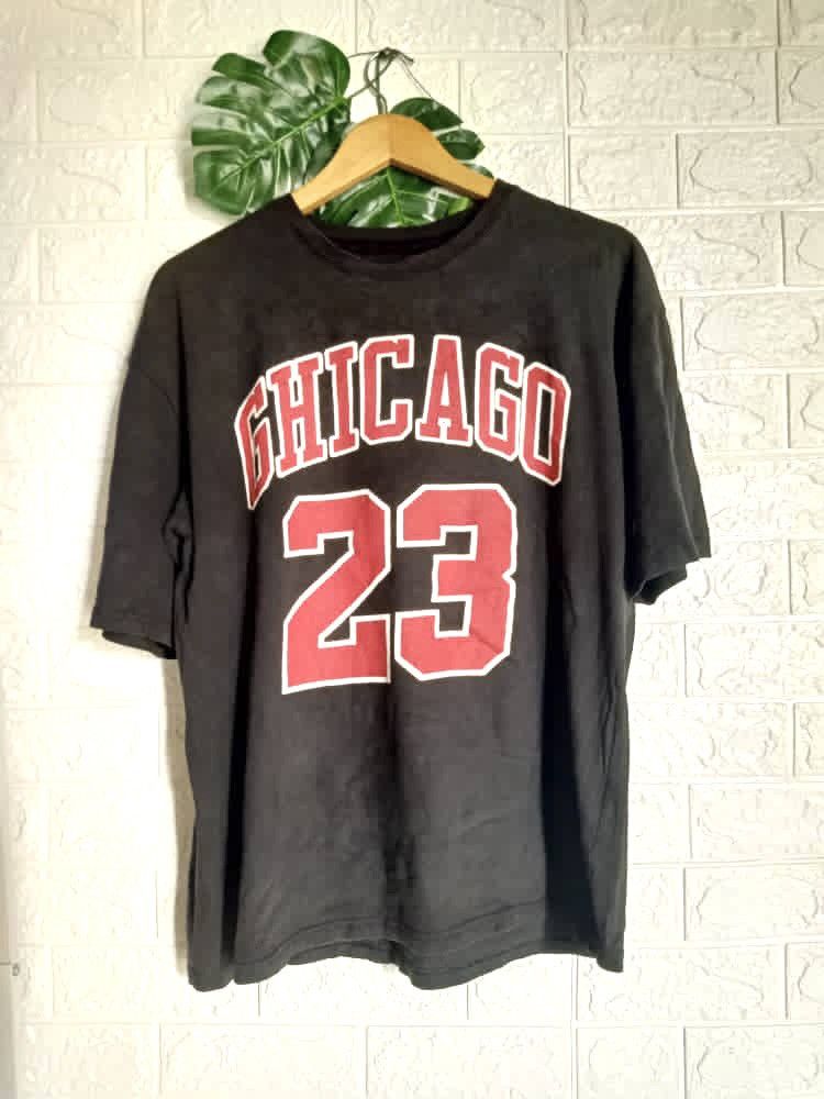 NBA × Vintage VINTAGE CHICAGO BULL JORDAN 23 TEE Size US L / EU 52-54 / 3 - 1 Thumbnail