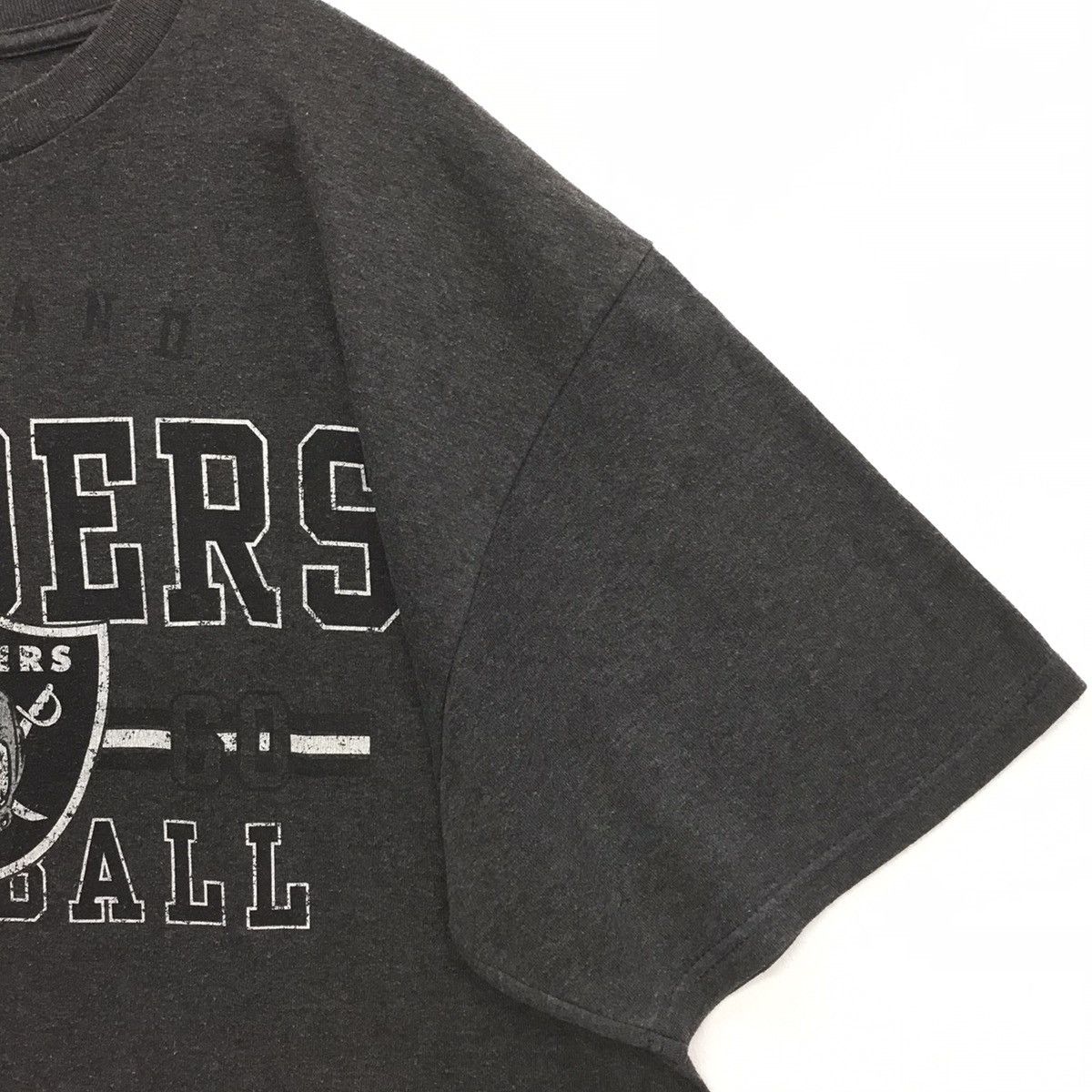 NFL Rare!! NFL Tee Oakland Raiders Football Size US XL / EU 56 / 4 - 4 Thumbnail