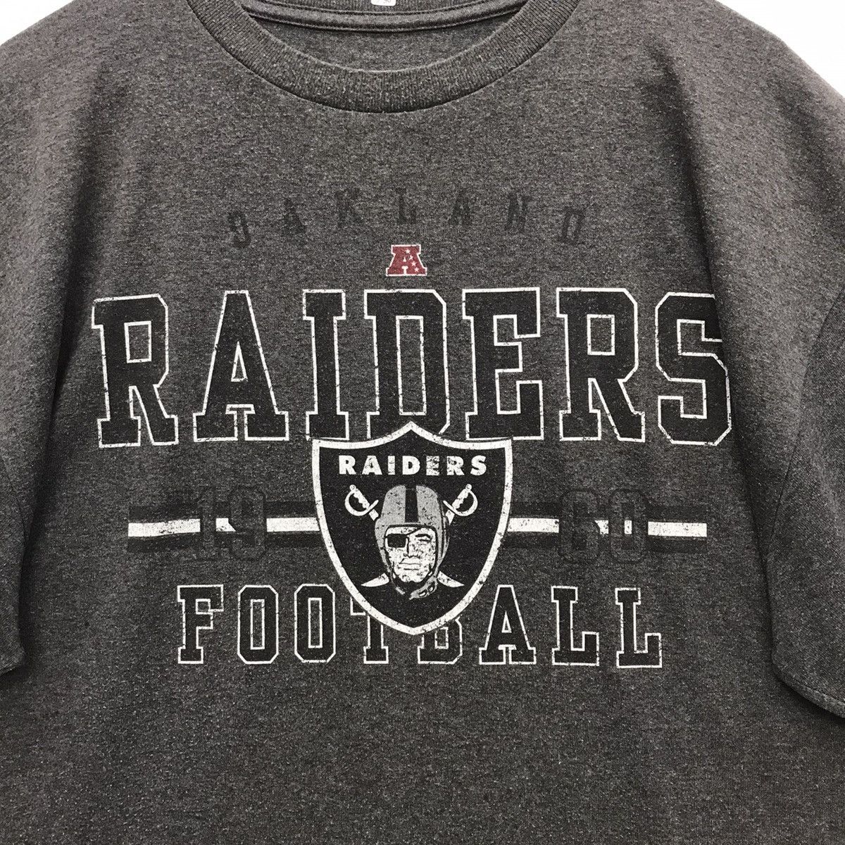 NFL Rare!! NFL Tee Oakland Raiders Football Size US XL / EU 56 / 4 - 7 Thumbnail