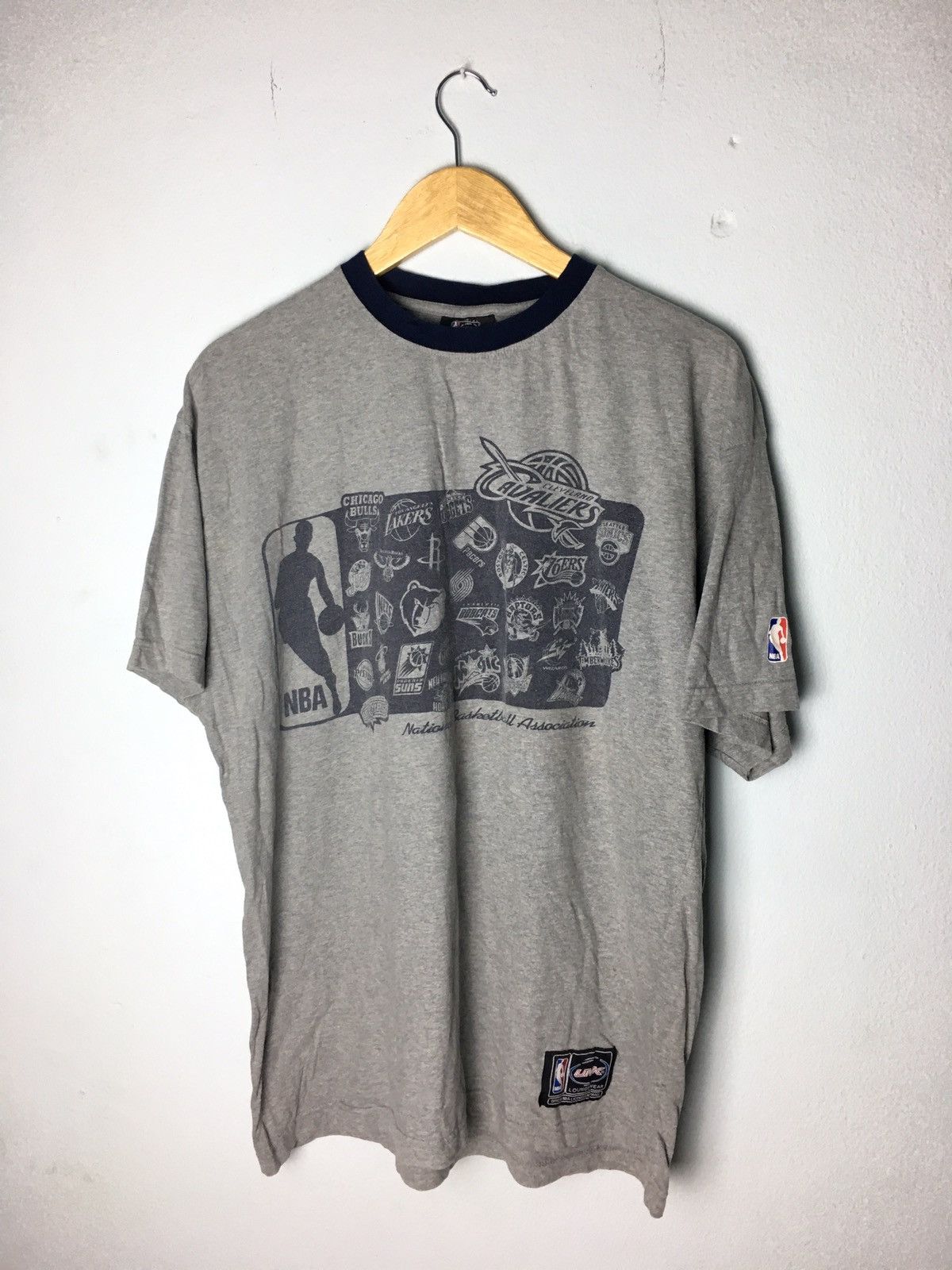 NBA National Basketball Association Tee Shirt Size US L / EU 52-54 / 3 - 1 Thumbnail