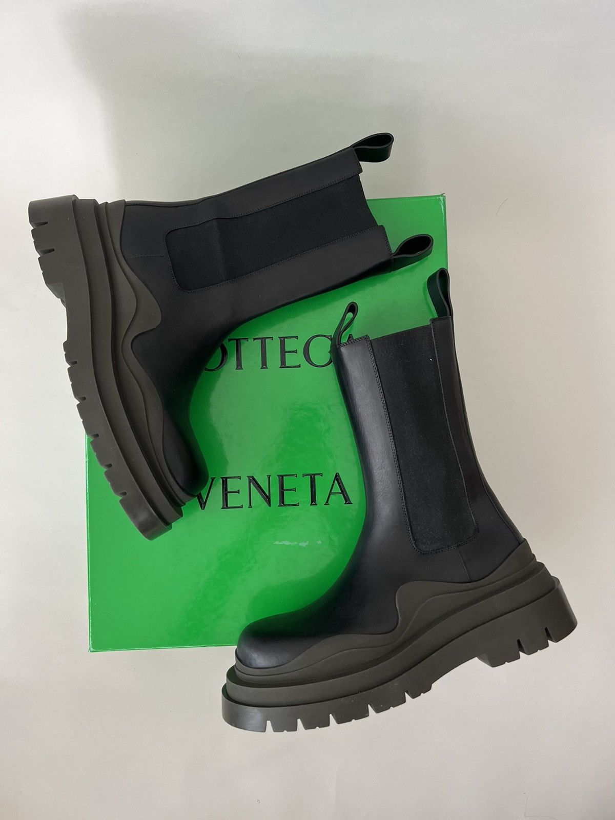 Bottega Veneta Bottega Veneta Tire Chelsea Boots Size US 8 / EU 41 - 1 Thumbnail