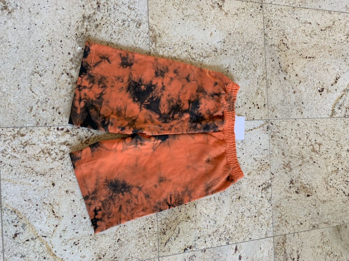 Helmut Lang Tie Dye Orange & Black Shorts Size US 30 / EU 46 - 12 Thumbnail