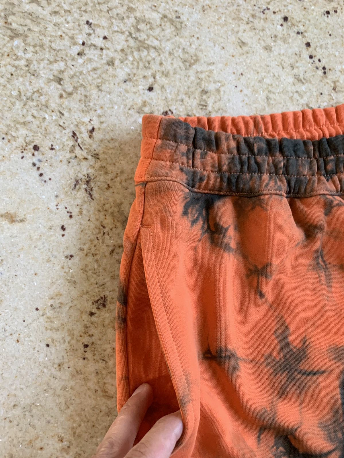 Helmut Lang Tie Dye Orange & Black Shorts Size US 30 / EU 46 - 4 Thumbnail