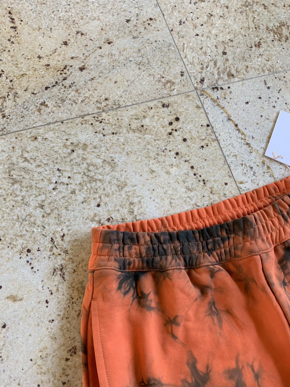 Helmut Lang Tie Dye Orange & Black Shorts Size US 30 / EU 46 - 6 Thumbnail