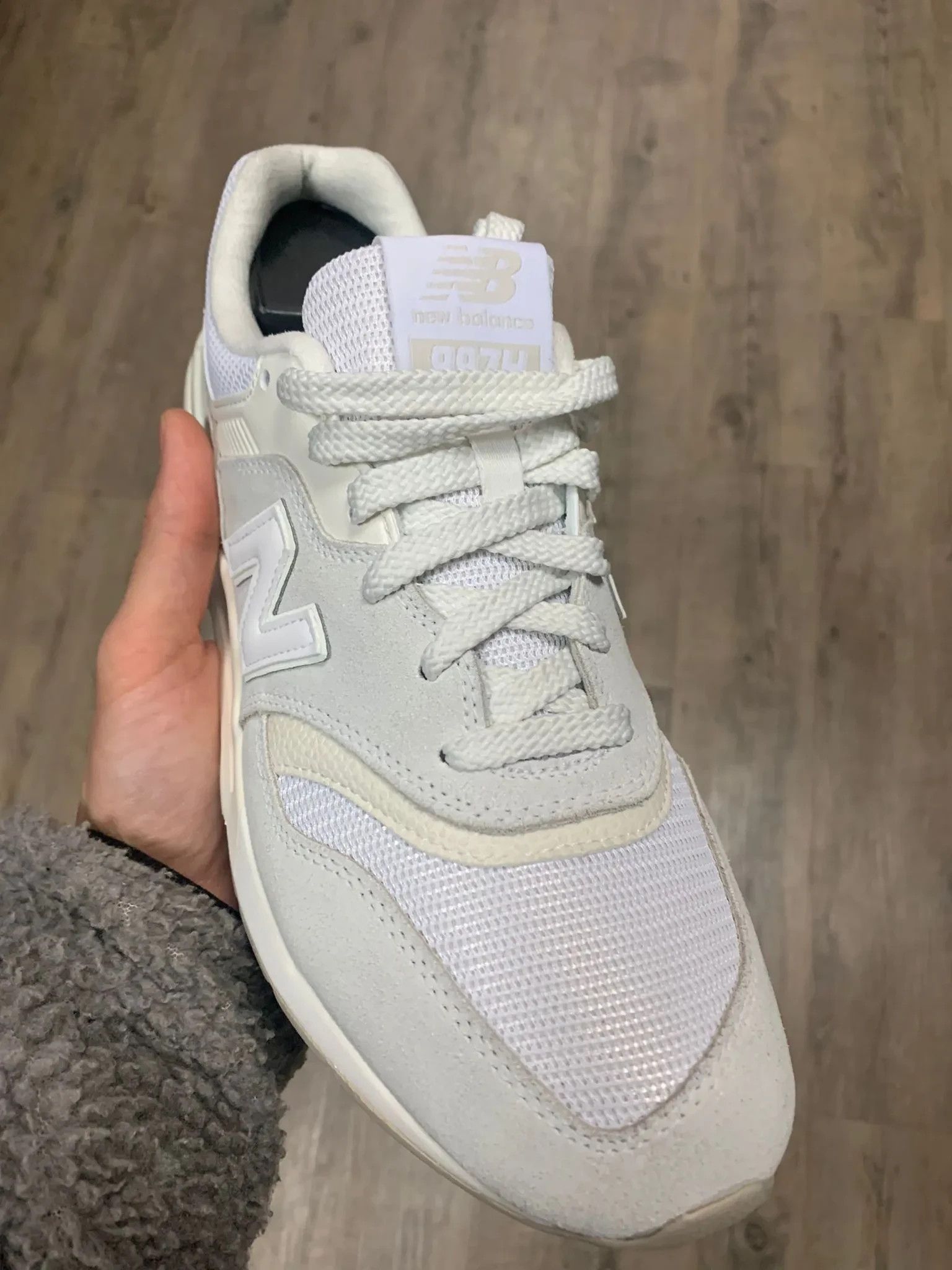 New Balance 997H Sneaker in White Size US 9 / EU 42 - 3 Thumbnail