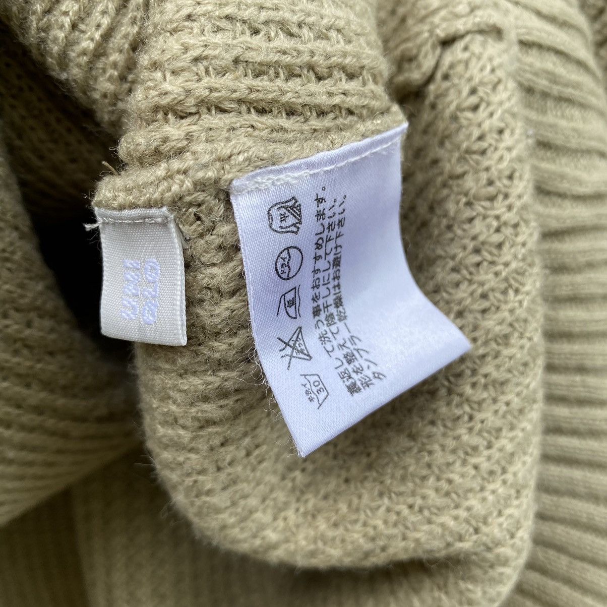 Uniqlo Vintage Uniqlo Japanese Brand Half Zip Knit Sweater Size US M / EU 48-50 / 2 - 6 Thumbnail