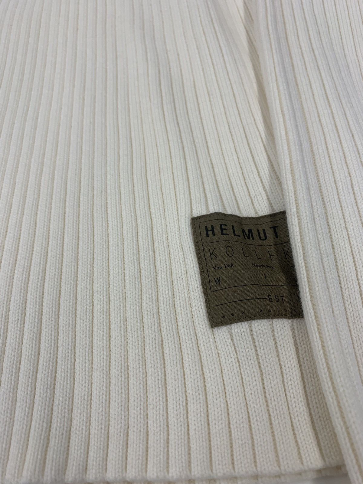 Helmut Lang Logo Tag Muscle Crew Neck in Cream Size US S / EU 44-46 / 1 - 6 Thumbnail