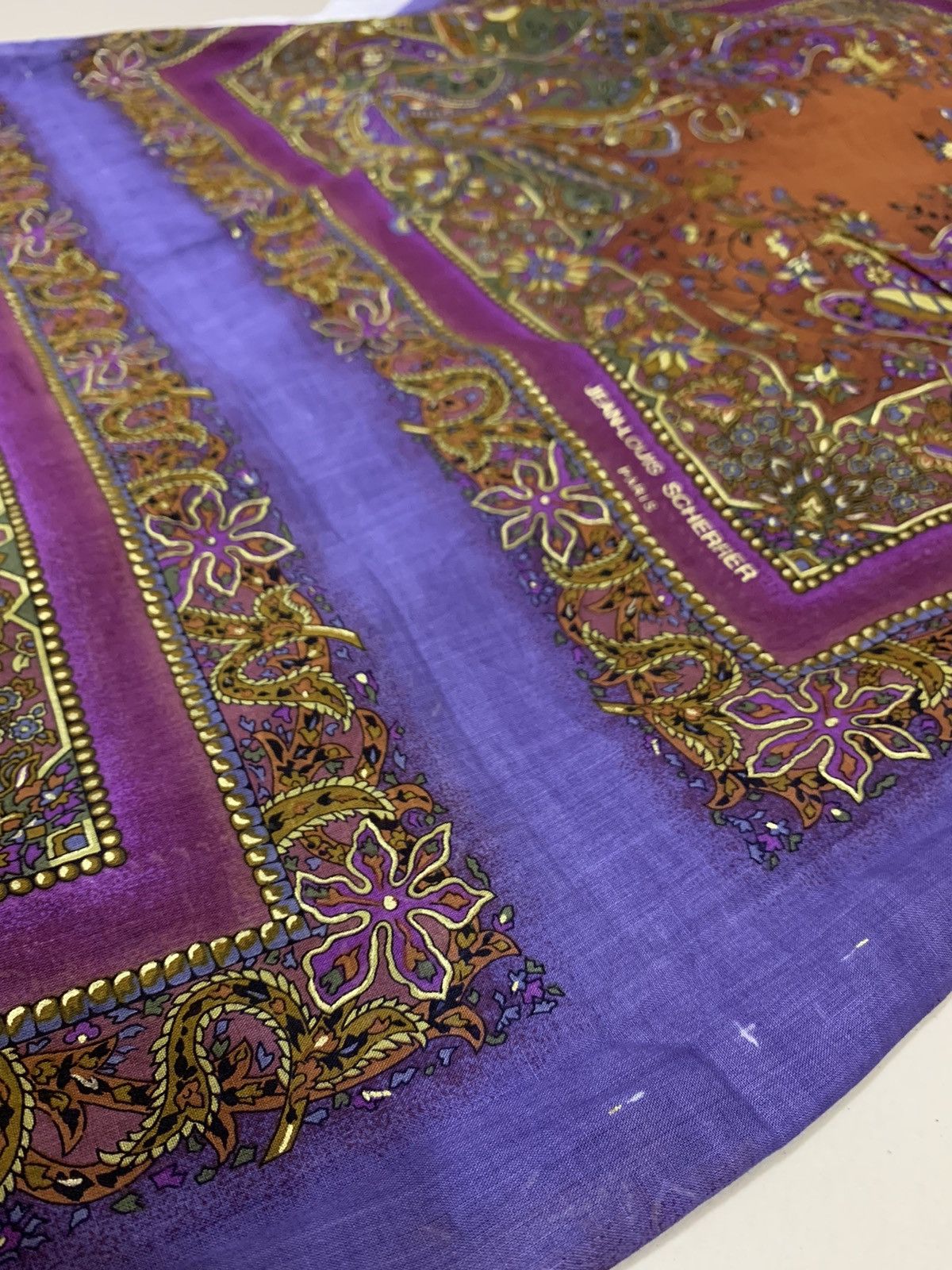 Jean-Louis Scherrer VINTAGE JEAN LOUIS SCHERRER UNCUT HANDKERCHIEF 3.6m x 1.23m Size ONE SIZE - 9 Thumbnail