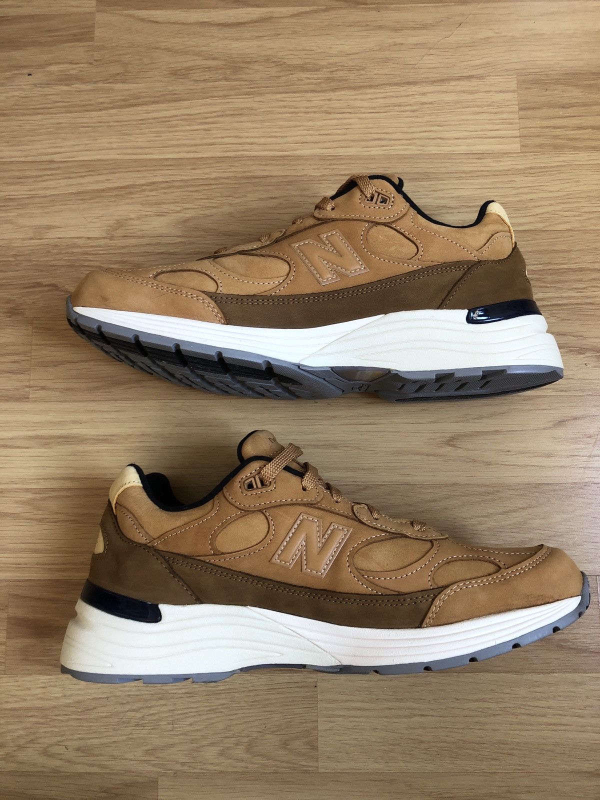 New Balance New Balance M992LX Size US 11 / EU 44 - 2 Thumbnail