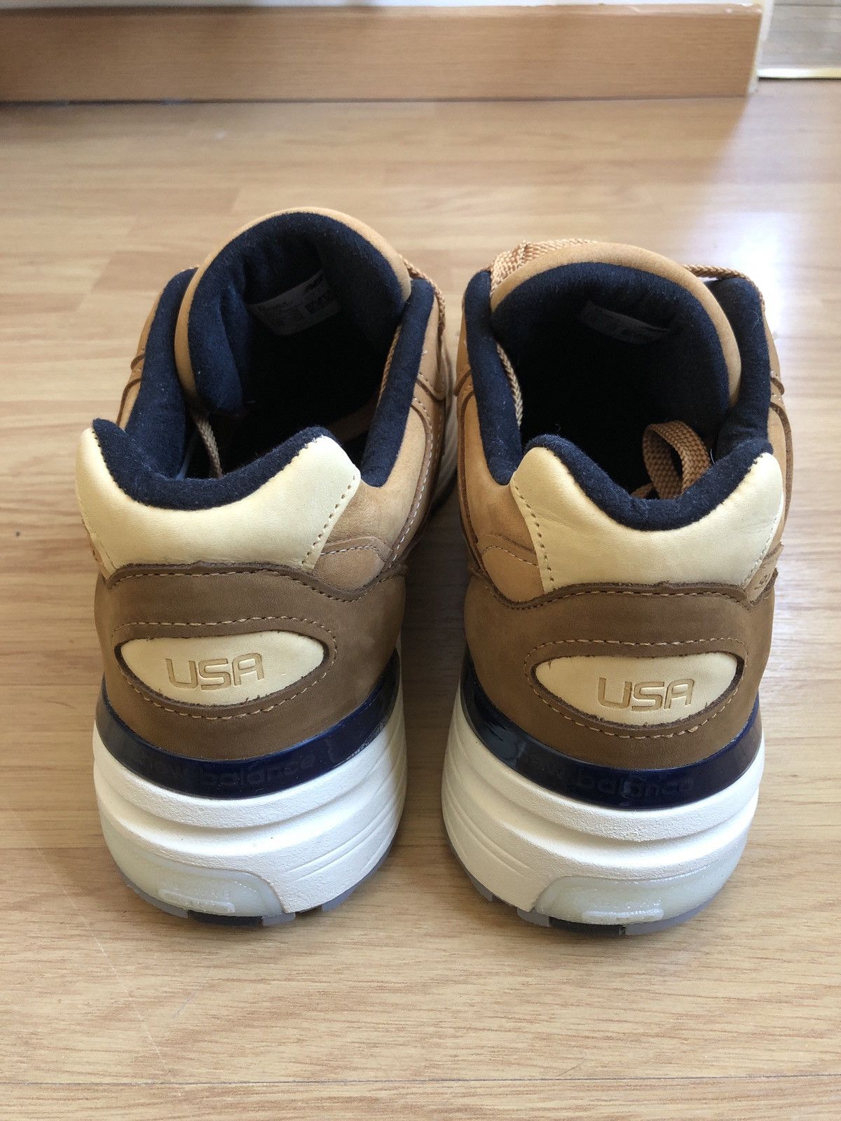 New Balance New Balance M992LX Size US 11 / EU 44 - 4 Thumbnail