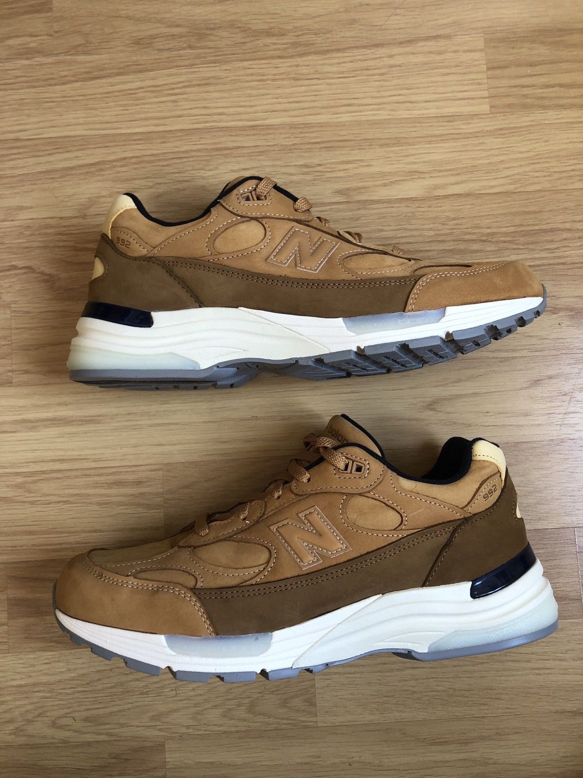 New Balance New Balance M992LX Size US 11 / EU 44 - 1 Thumbnail