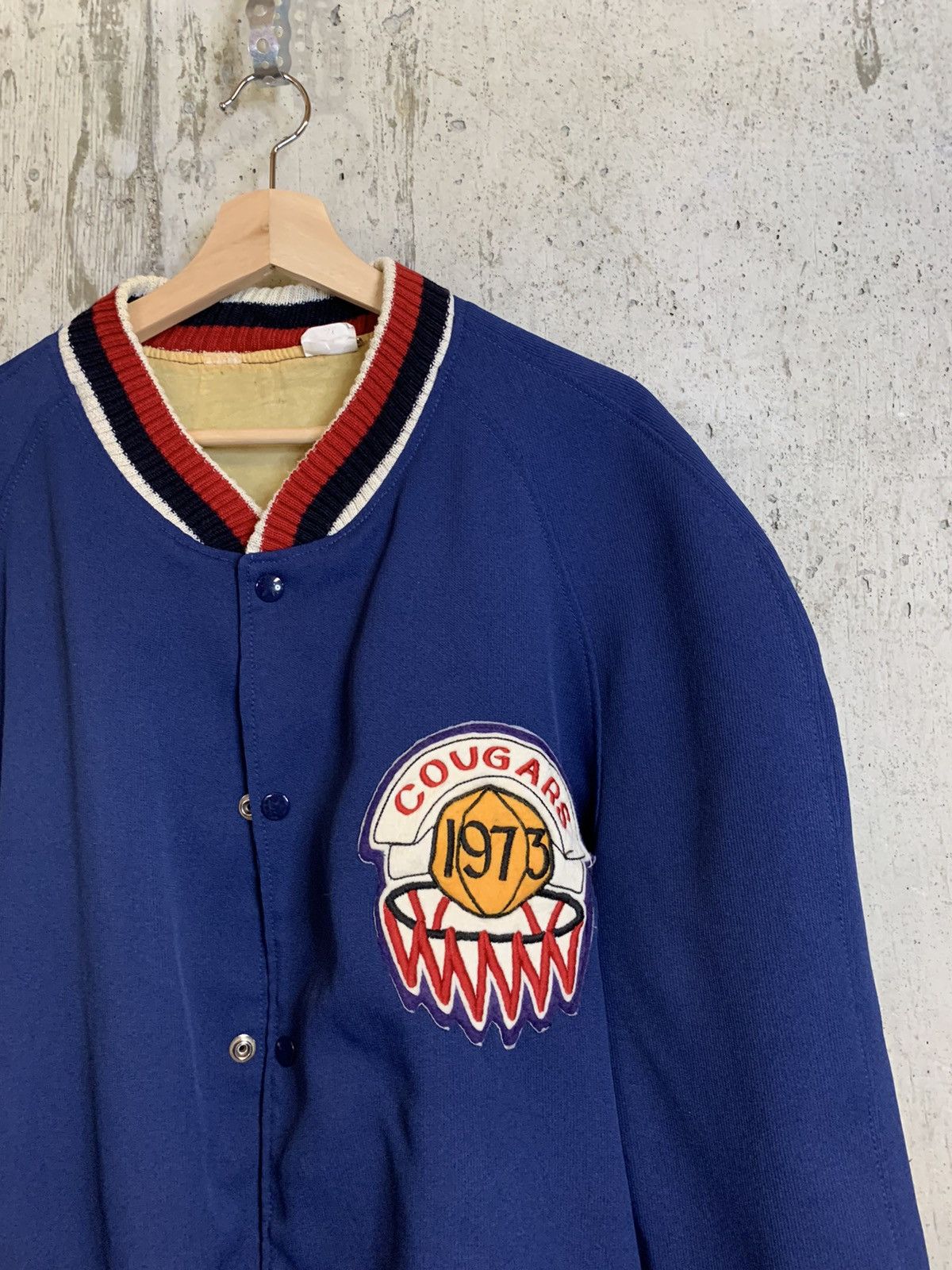 Vintage Vintage 1973 Cougars Basketball Varsity Jacket Size US XL / EU 56 / 4 - 2 Thumbnail