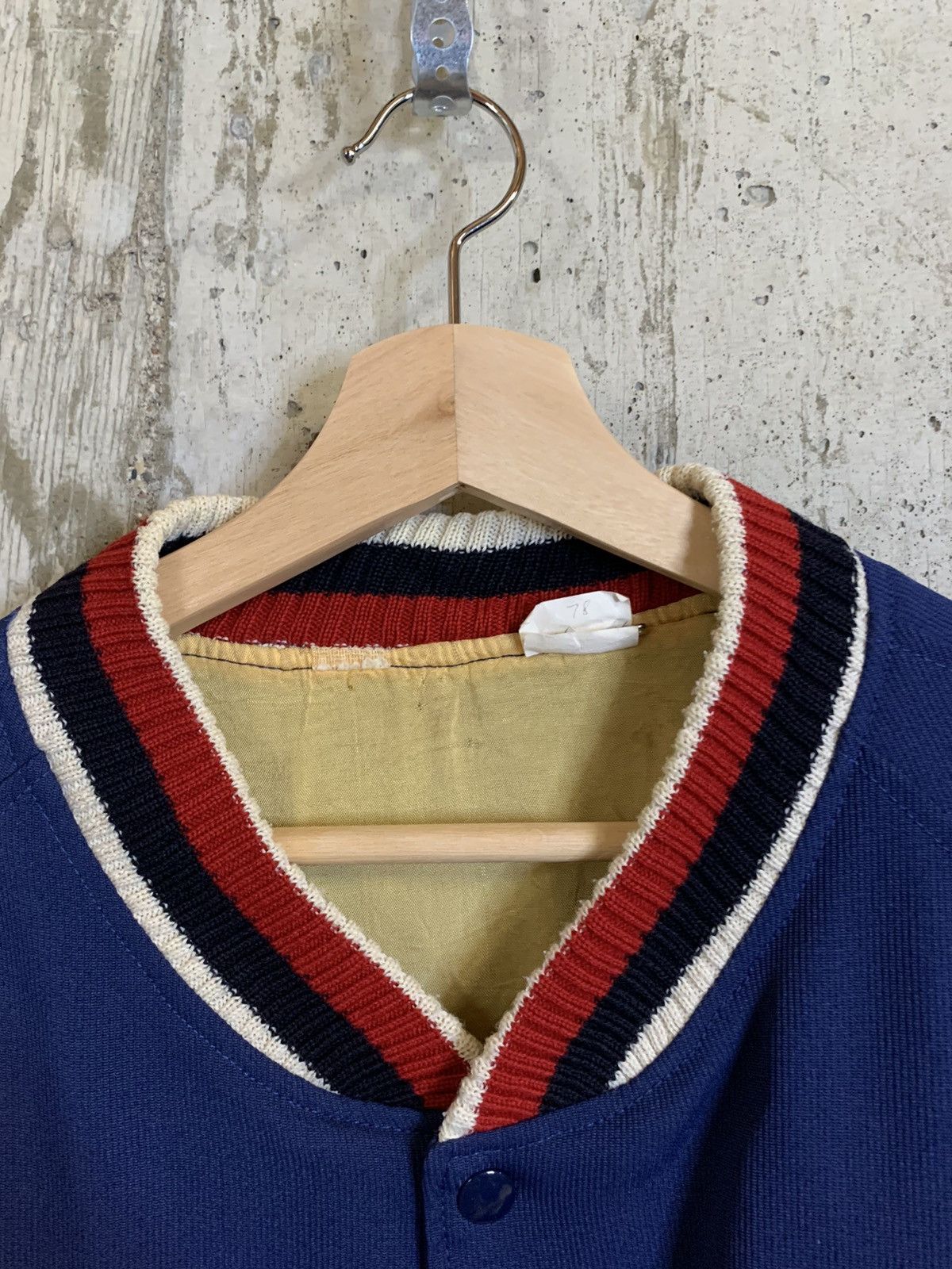 Vintage Vintage 1973 Cougars Basketball Varsity Jacket Size US XL / EU 56 / 4 - 4 Thumbnail