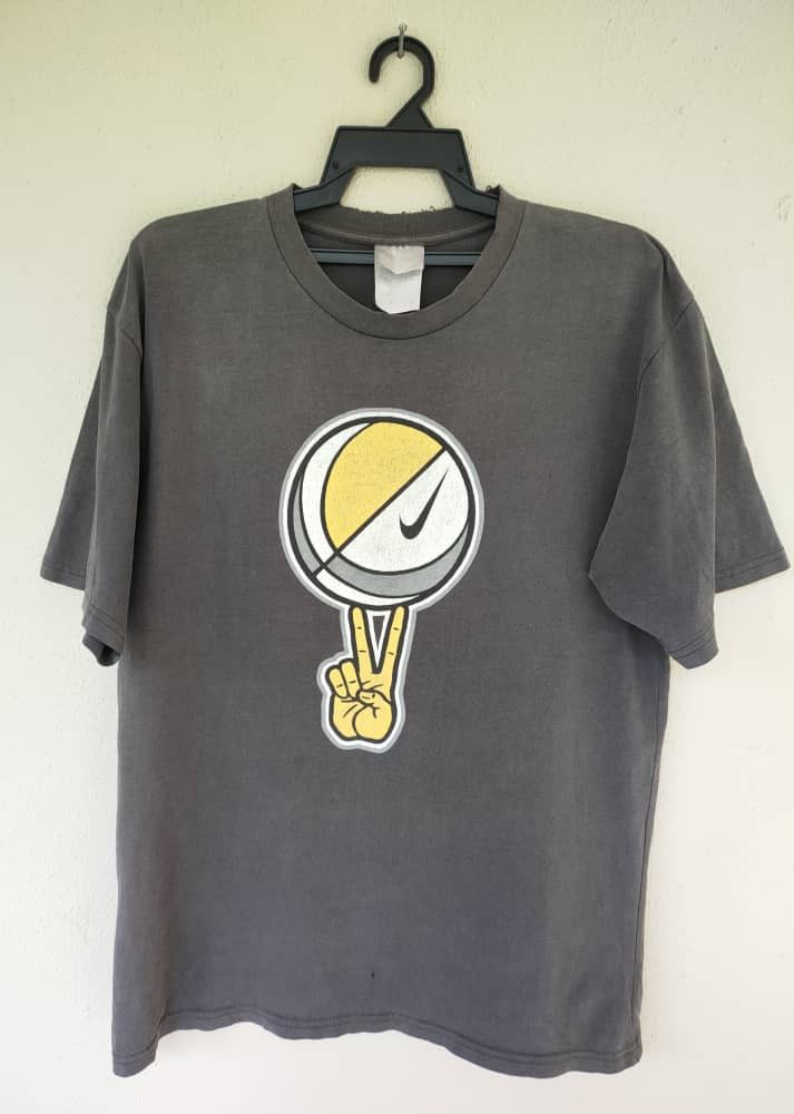 Nike Vintage Nike Worn T Size US M / EU 48-50 / 2 - 1 Thumbnail