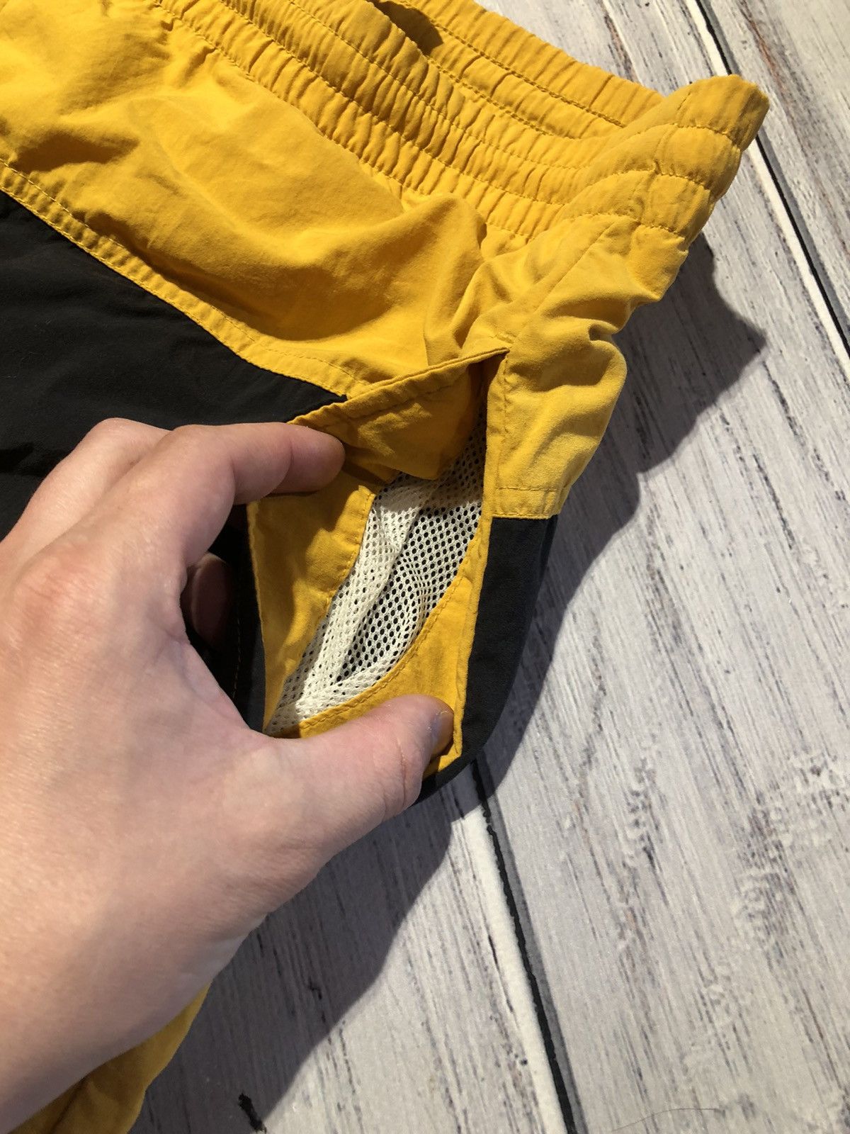 Nike Vintage Nike Nylon Shorts 90s Big Logo Swoosh Drill Size US 30 / EU 46 - 5 Thumbnail