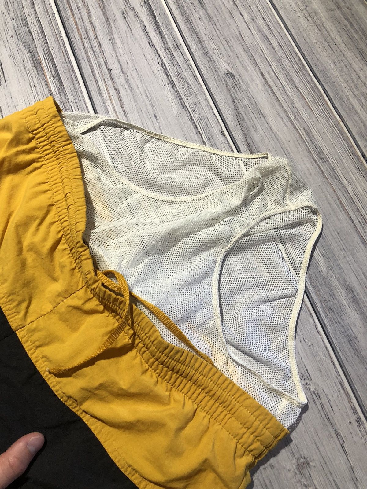Nike Vintage Nike Nylon Shorts 90s Big Logo Swoosh Drill Size US 30 / EU 46 - 9 Thumbnail