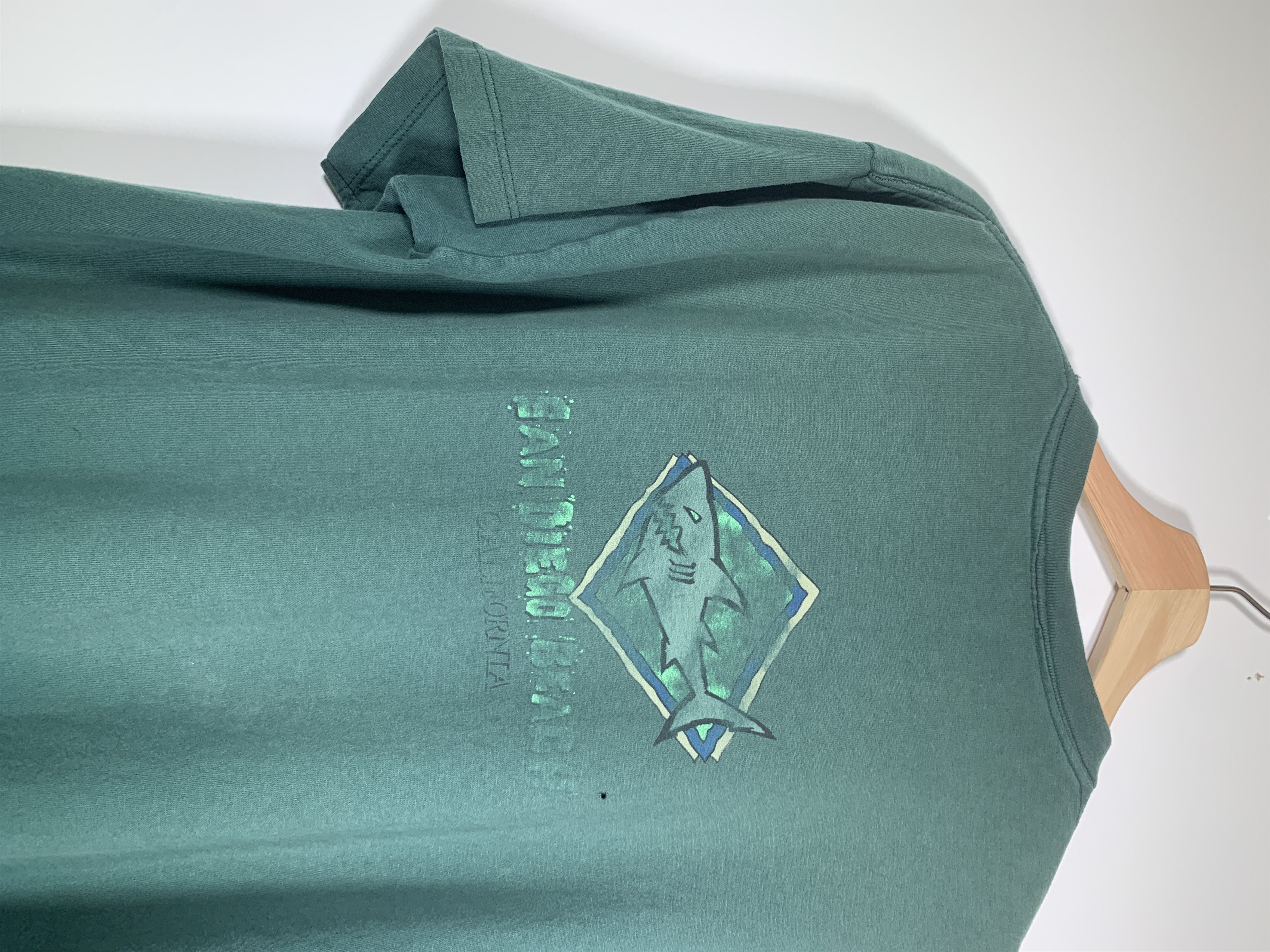 Vintage Faded 90s San Diego Beach Neon Shark T Shirt Nature Size US L / EU 52-54 / 3 - 1 Thumbnail