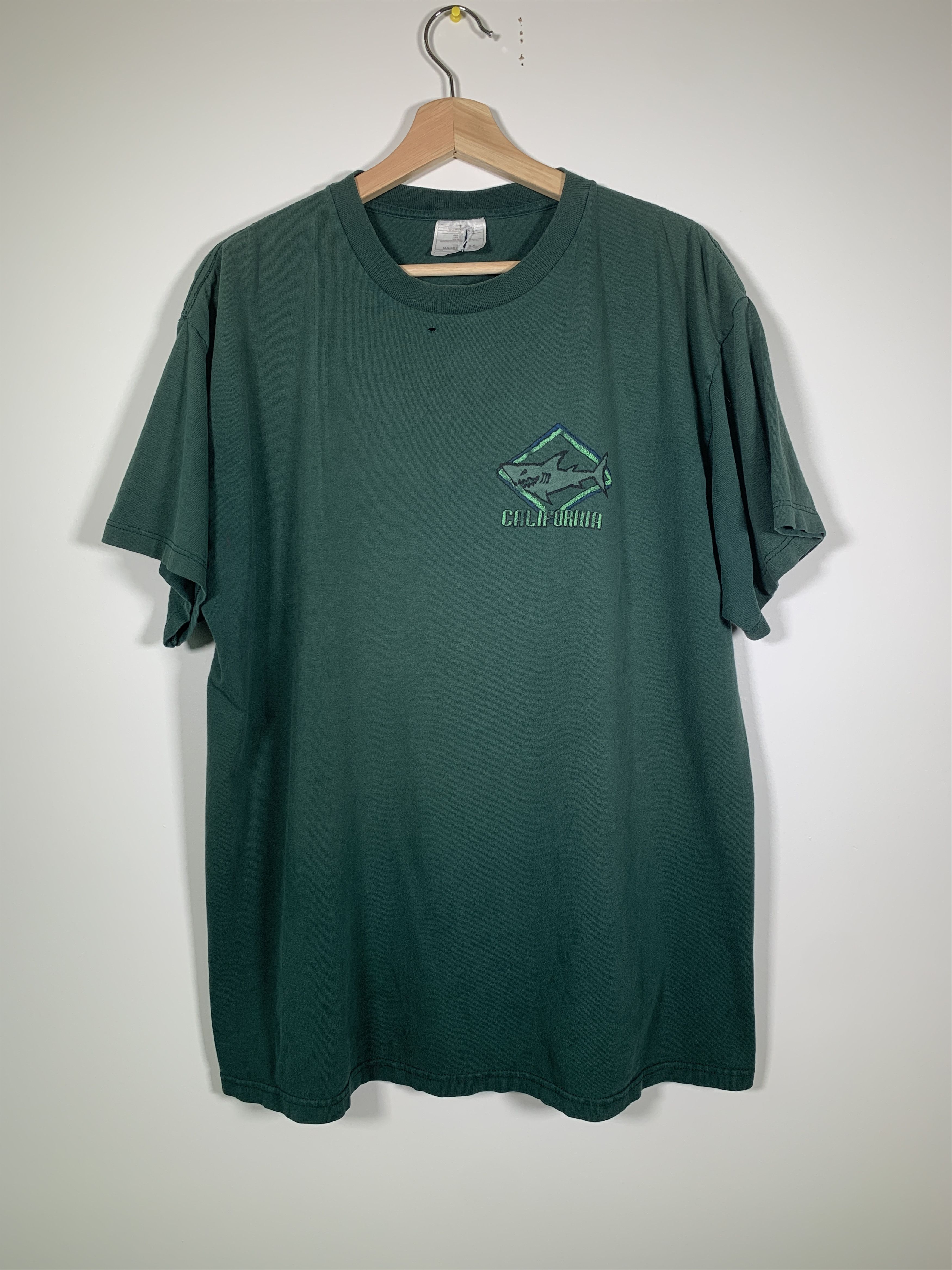 Vintage Faded 90s San Diego Beach Neon Shark T Shirt Nature Size US L / EU 52-54 / 3 - 3 Thumbnail