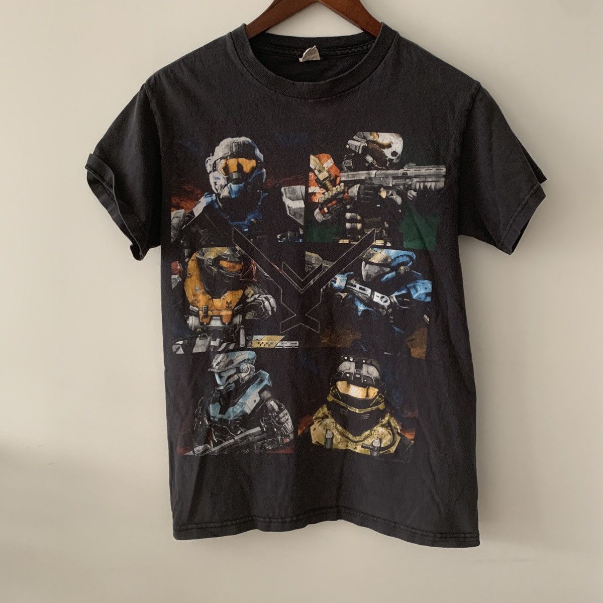 Halo × Vintage Faded Y2K 2000s Halo Video Game Shirt Travis Gamer Style Size US S / EU 44-46 / 1 - 1 Thumbnail