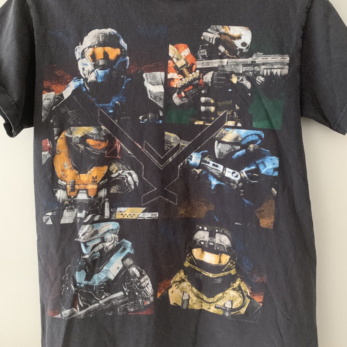 Halo × Vintage Faded Y2K 2000s Halo Video Game Shirt Travis Gamer Style Size US S / EU 44-46 / 1 - 2 Thumbnail