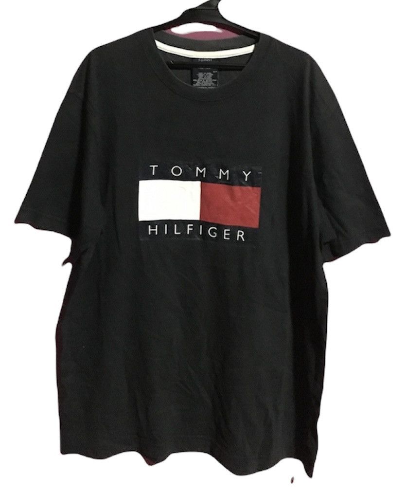 Tommy Hilfiger VINTAGE TOMMY HILFIGER BLUE BIG LOGO TEE SHIRT Size US S / EU 44-46 / 1 - 1 Thumbnail