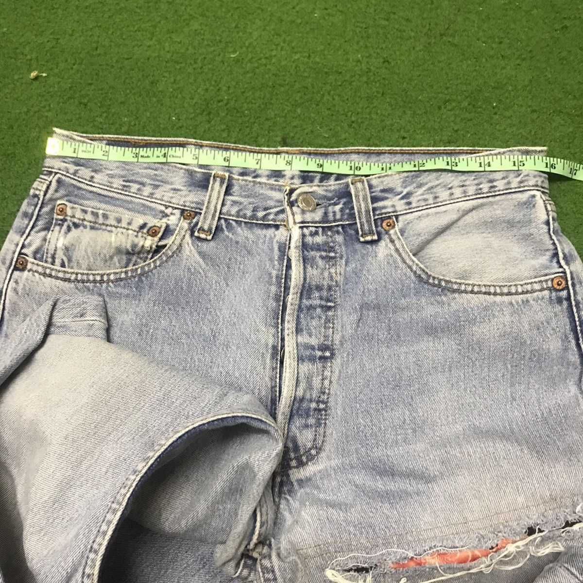 Levi's 90s Levis 501 Distressed Denim Jeans Sakura Size US 32 / EU 48 - 19 Thumbnail